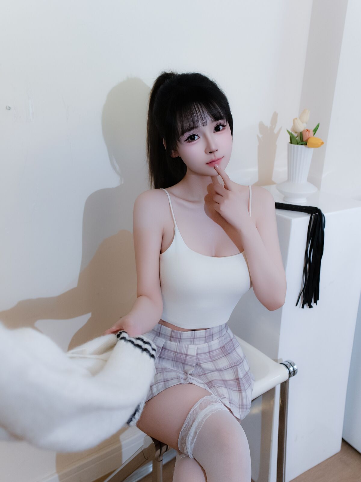 XR Uncensored Shen Mi Er 沈蜜儿 - R18 秀人网模特 白色毛衣