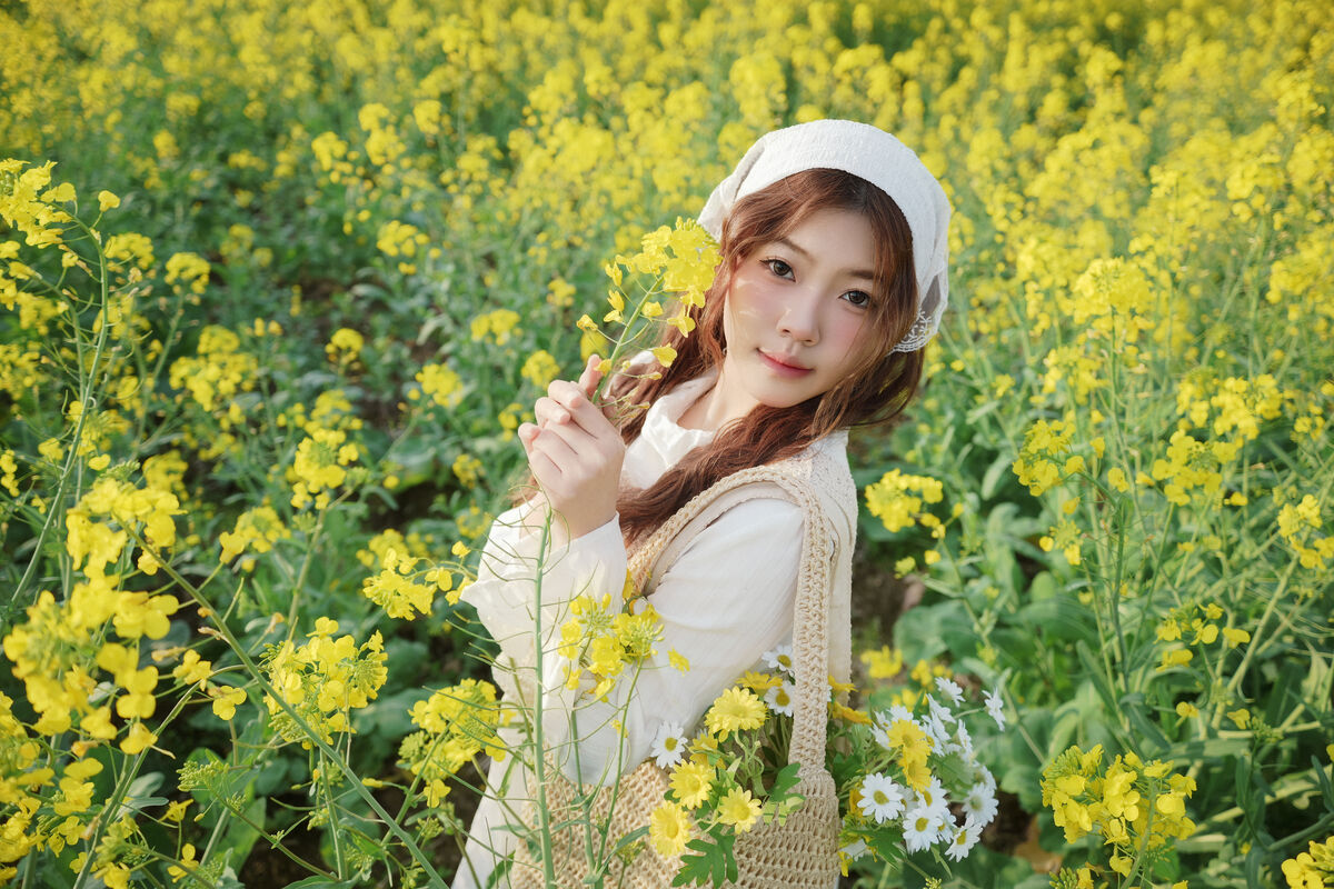 YiTuYu艺图语 Vol.10084 Jing Jing Yi