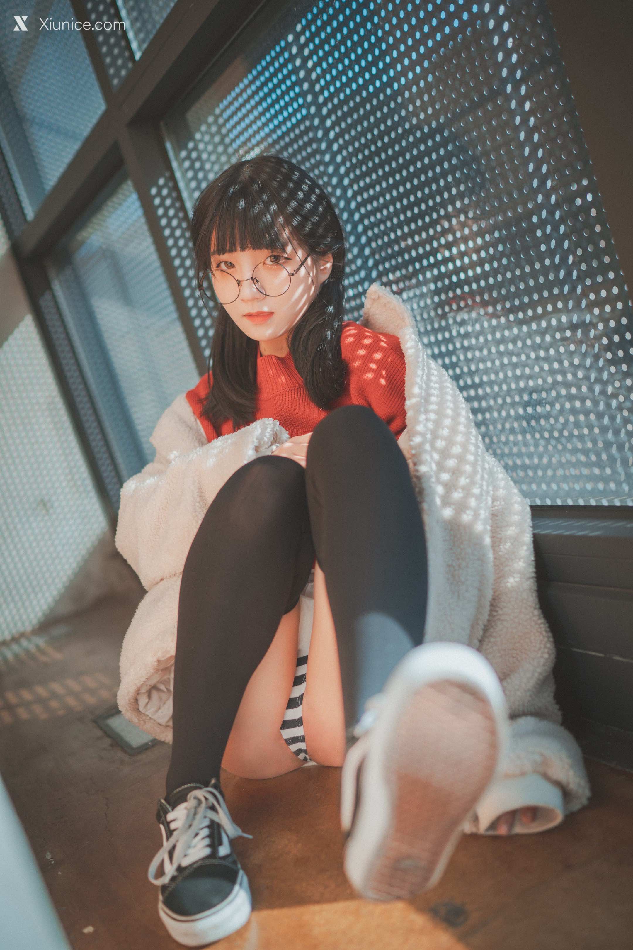 DJAWA Photo – Jeong Jenny (정제니) – Brooklyn Girl 4K