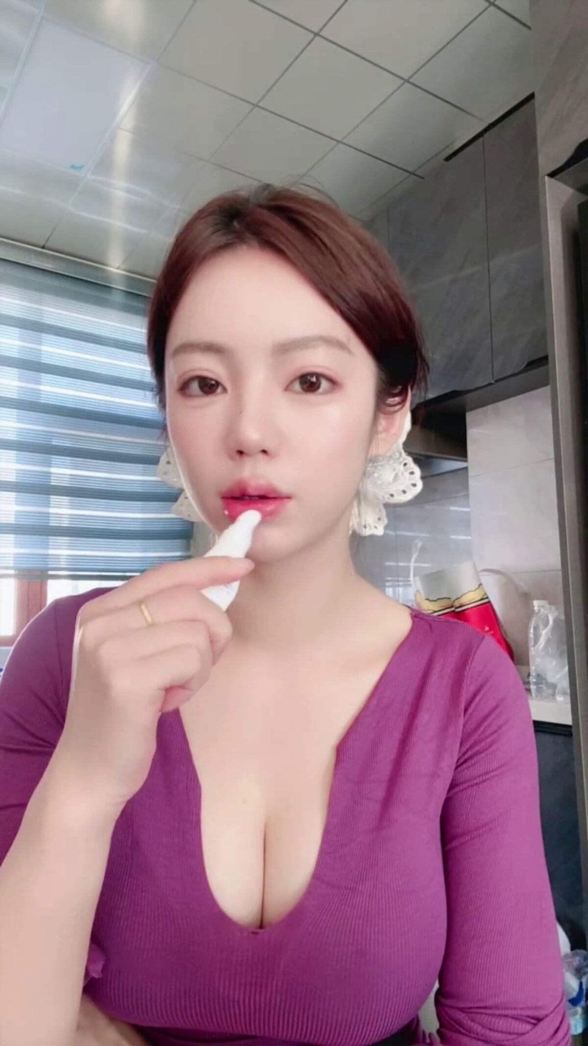 Mei Mei Zi Ya 美美子Ya - 多彩随缘播外围 上下真空诱惑 道具喷水秀 02