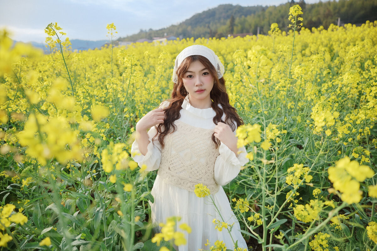 YiTuYu艺图语 Vol.10084 Jing Jing Yi