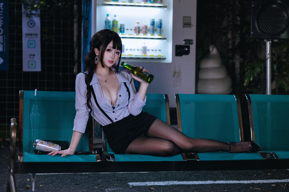 Coser@日奈娇 - 下班的OL Part02