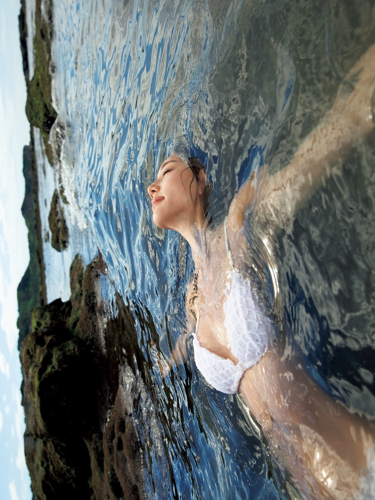 Yasuyo Saito 斎藤恭代, 月刊 写真集 特典画像２９ページ増量