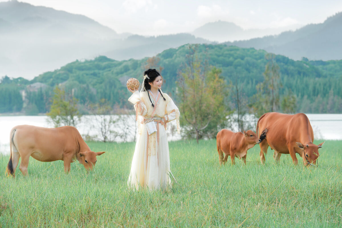 YiTuYu艺图语 Vol.10065 Wo De Xiao Zhu Li