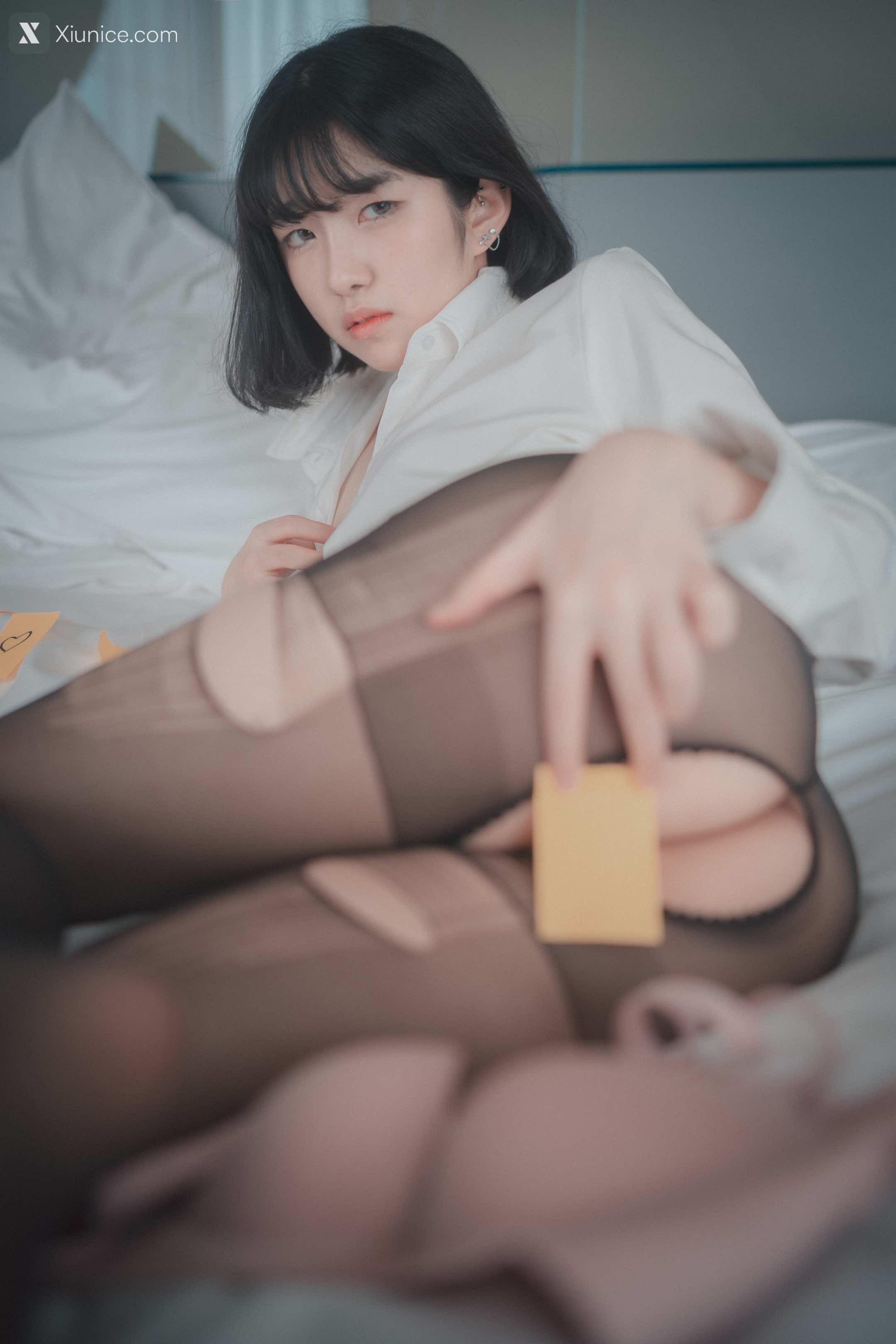 DJAWA Photo – Sonson (손손) – “Need Your Approval” 4K