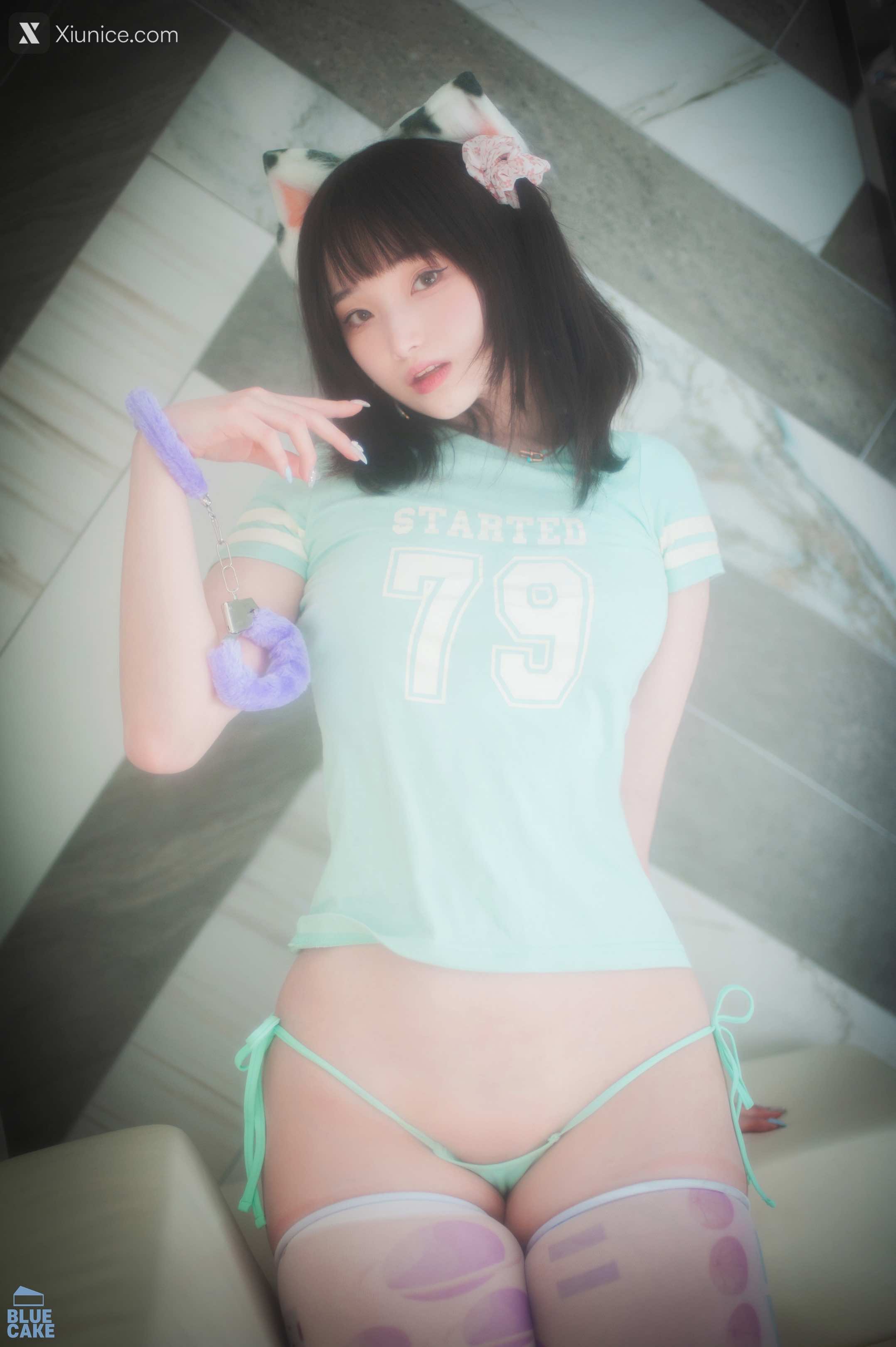 BLUECAKE Bambi (밤비) – Naughty Cats Pink & Mint RED 4K