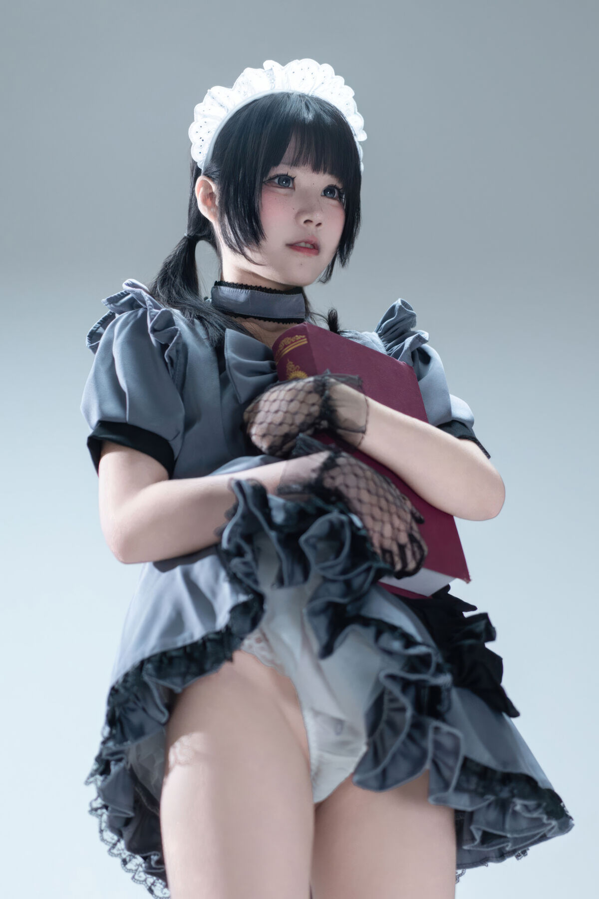 Coser@清水凪 - 手提箱与灰色女仆
