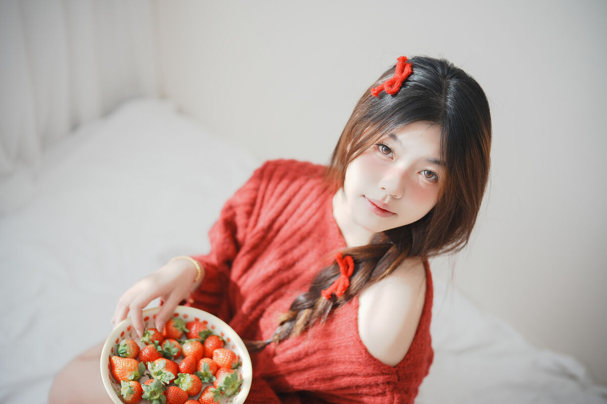 YiTuYu艺图语 Vol.10067 Jing Jing Yi