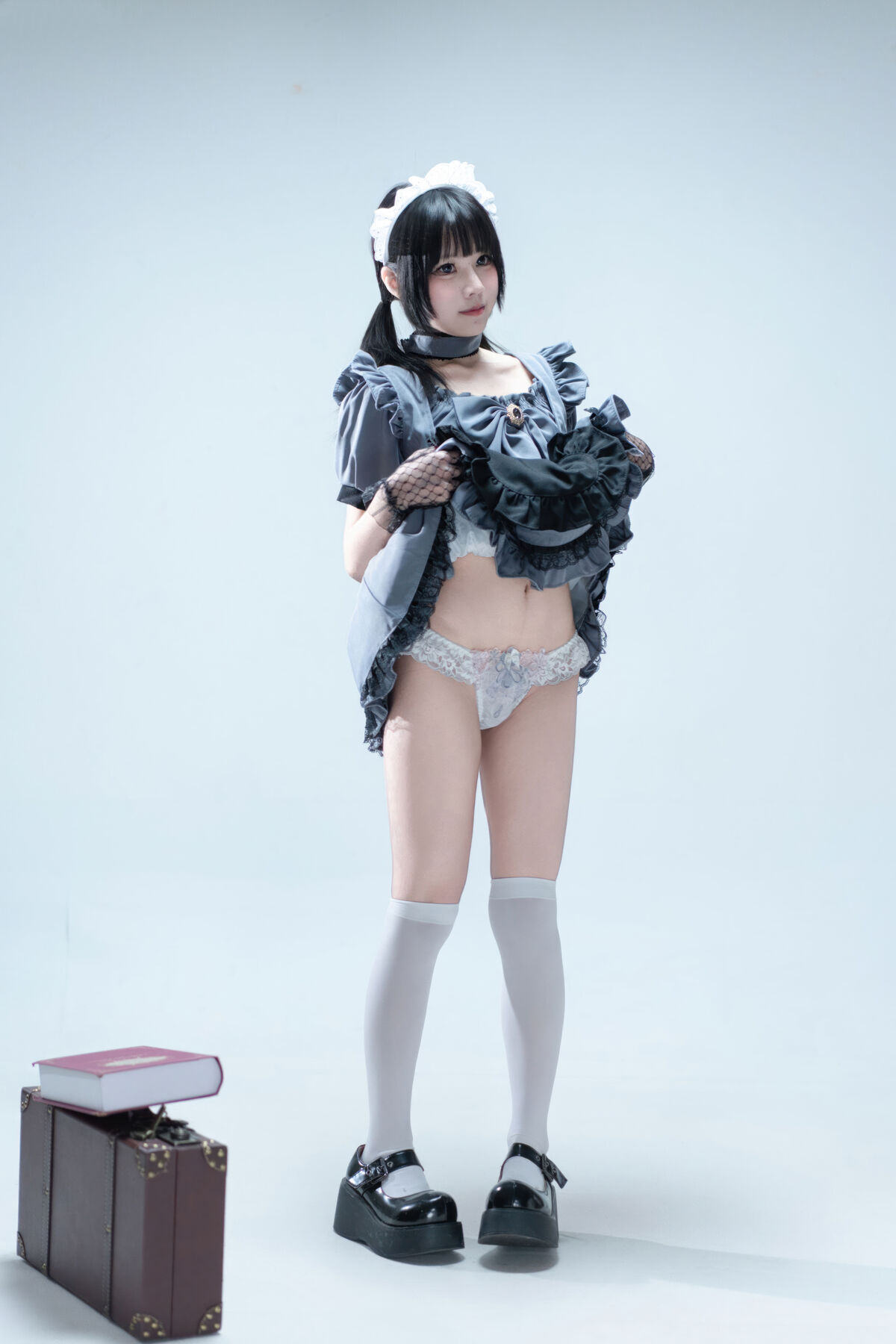 Coser@清水凪 - 手提箱与灰色女仆