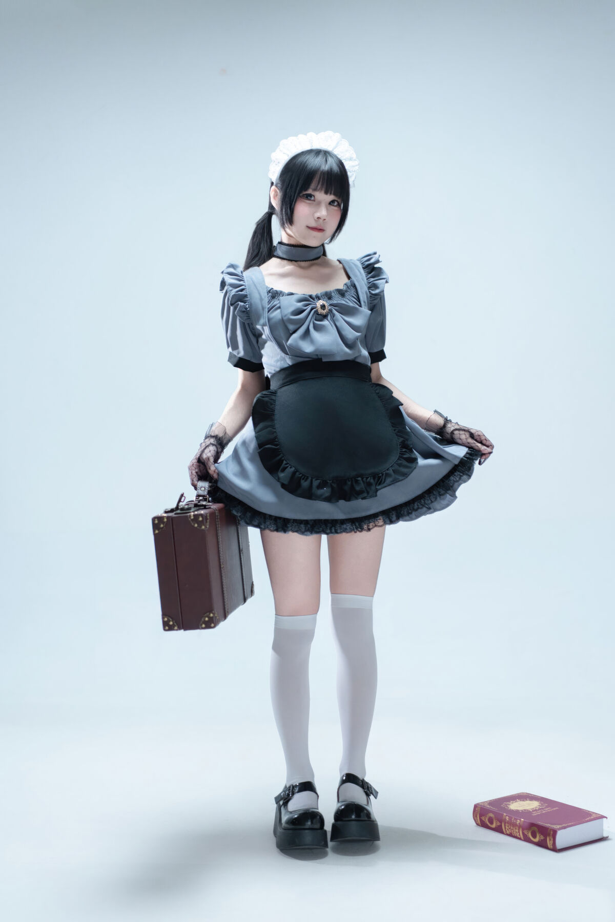 Coser@清水凪 - 手提箱与灰色女仆