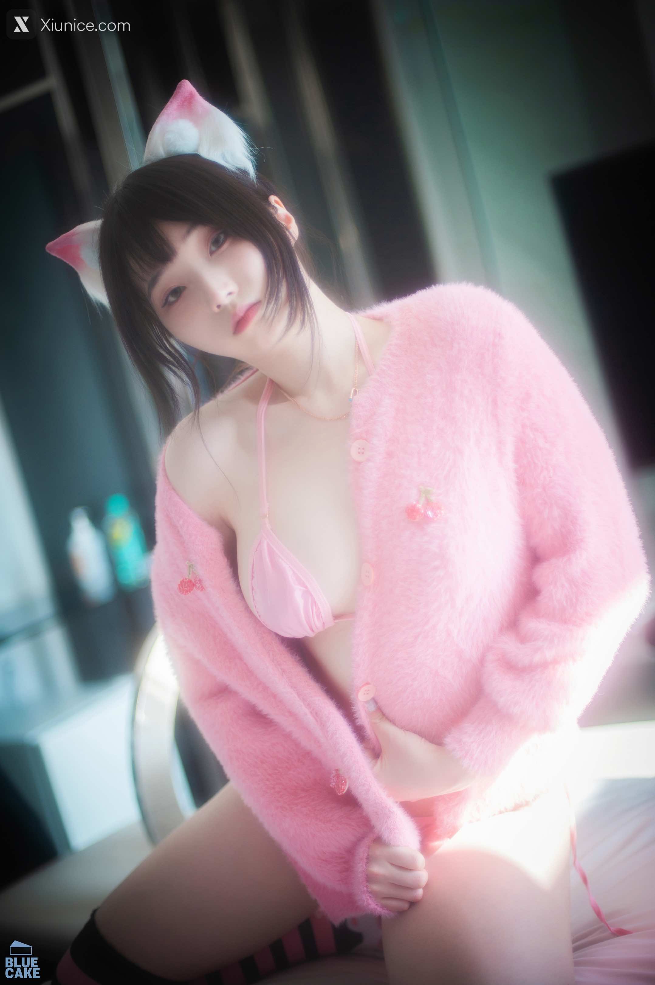 BLUECAKE Bambi (밤비) – Naughty Cats Pink & Mint RED 4K