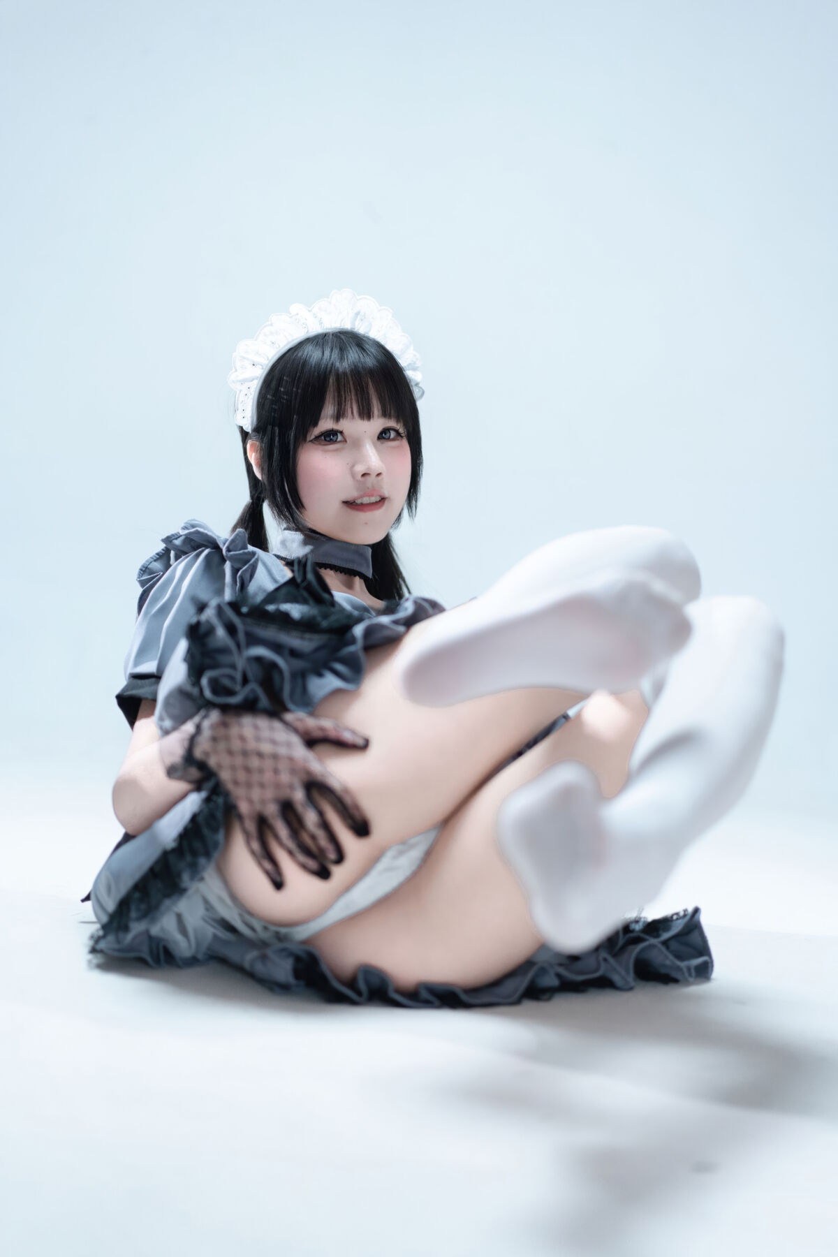 Coser@清水凪 - 手提箱与灰色女仆