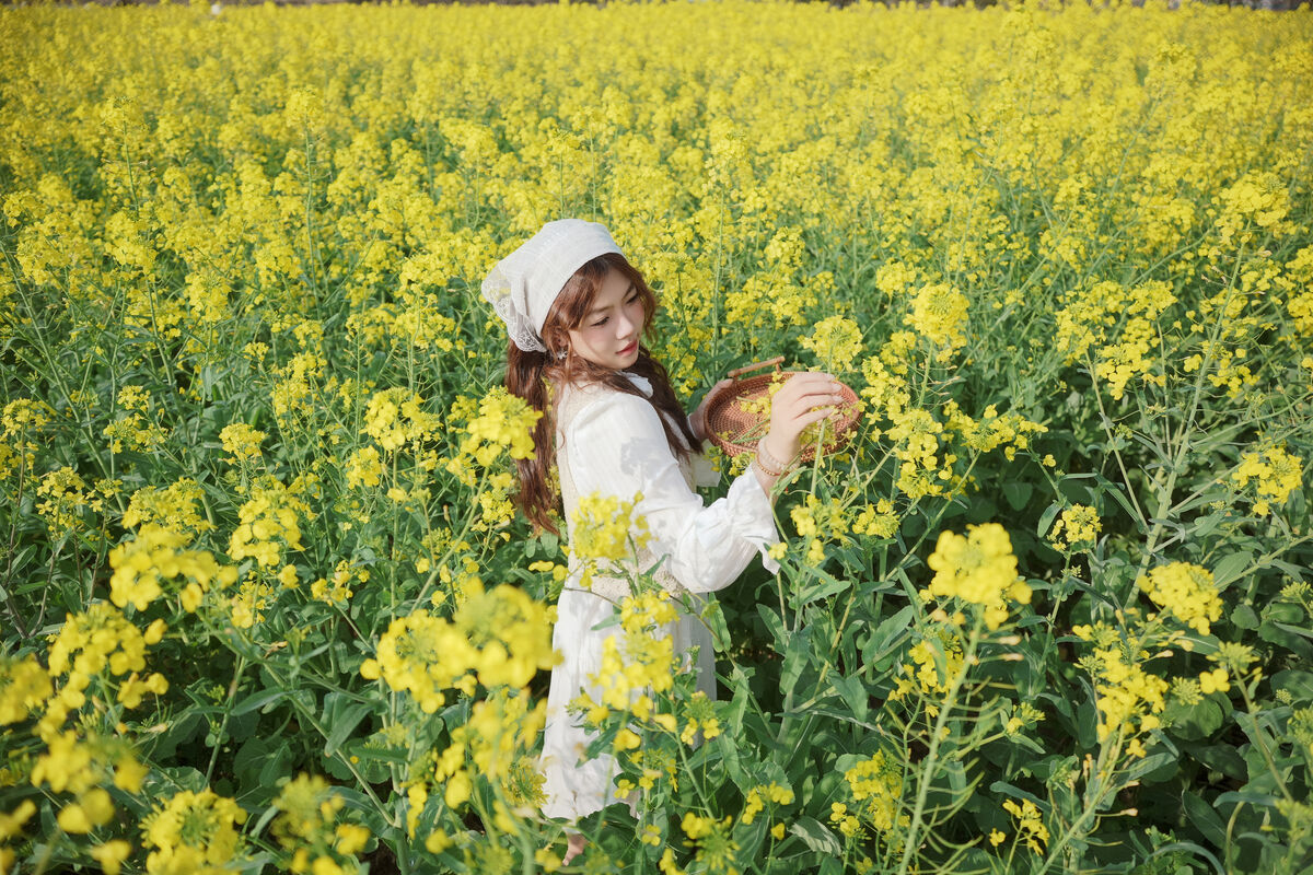 YiTuYu艺图语 Vol.10084 Jing Jing Yi