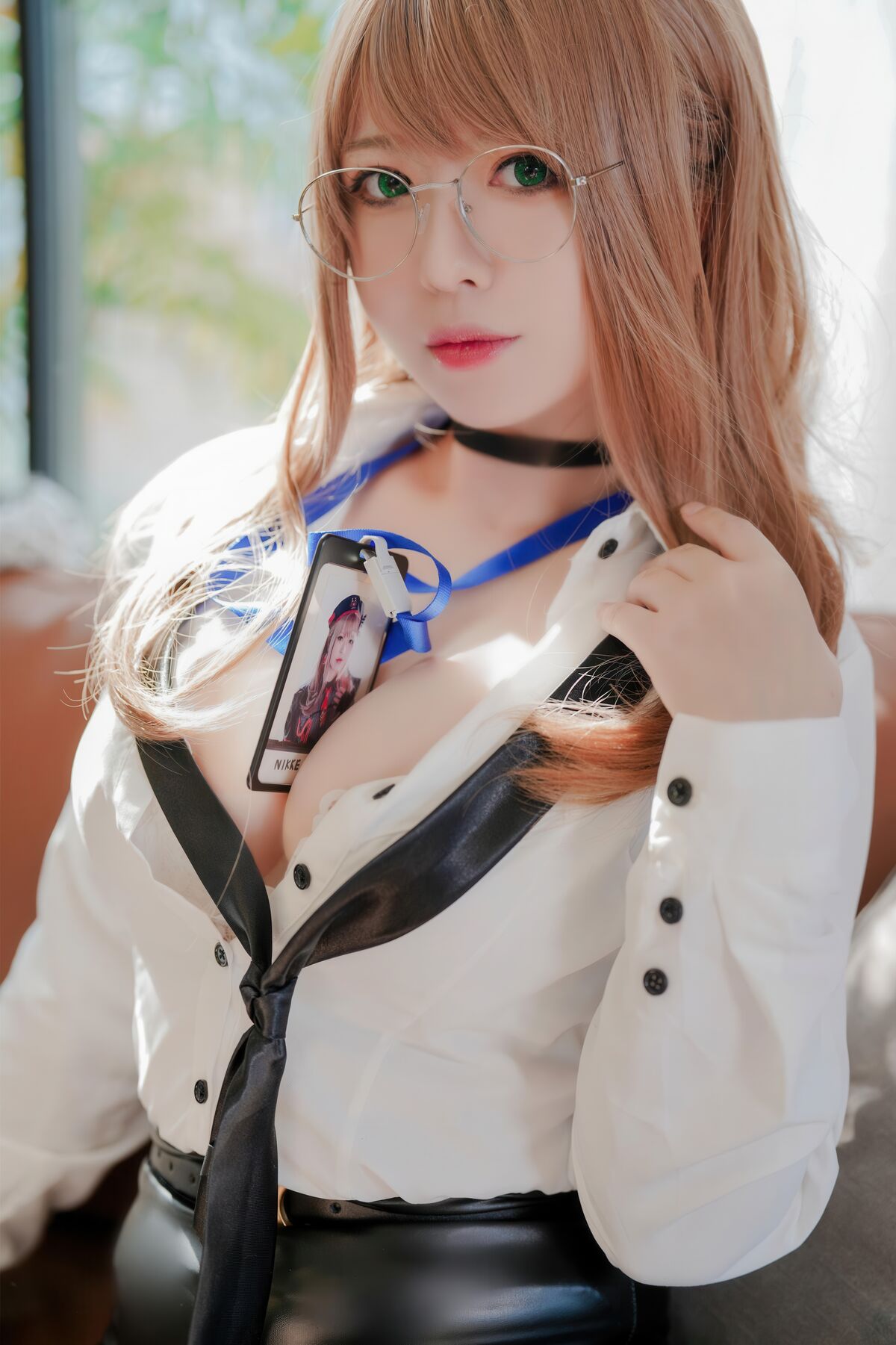 Coser@半半子 - Nikke胜利女神 艾玛秘书