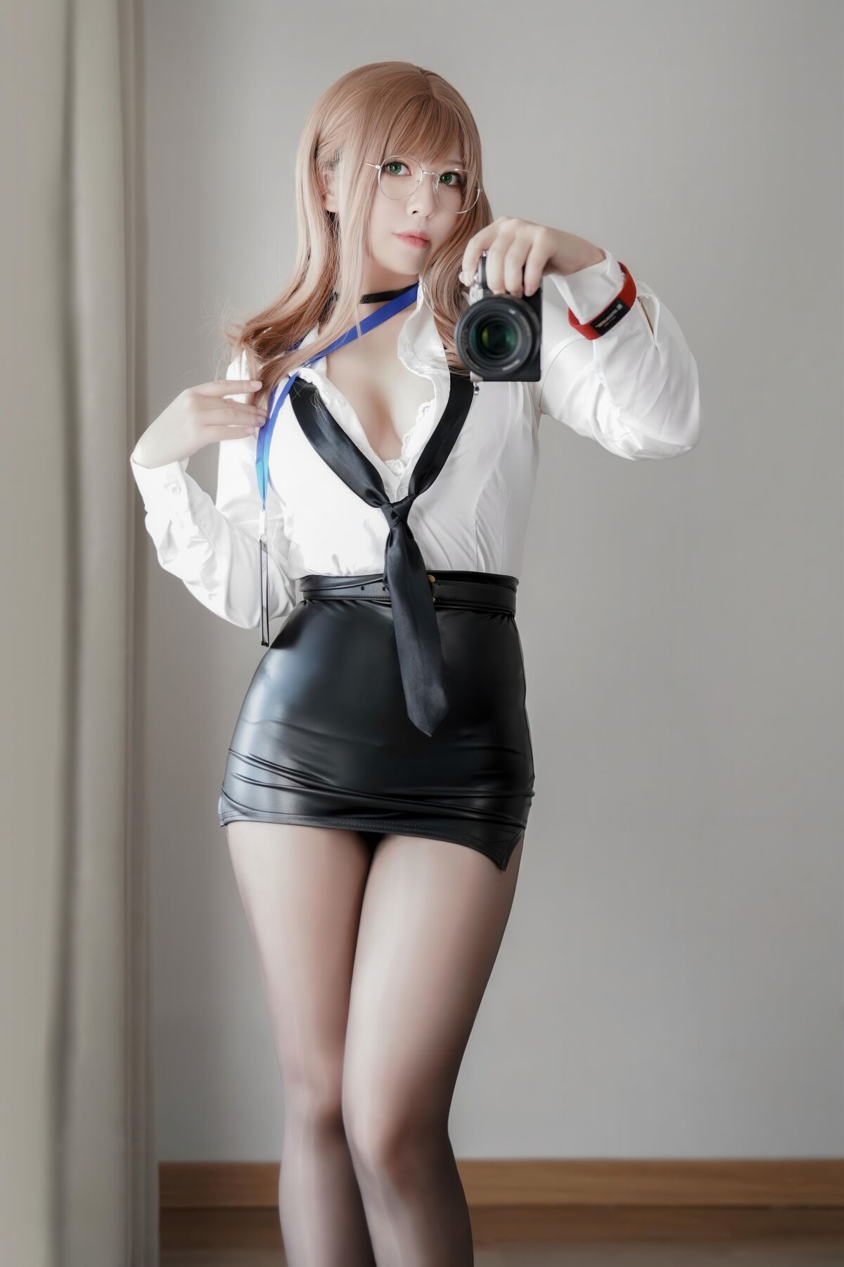 Coser@半半子 - Nikke胜利女神 艾玛秘书