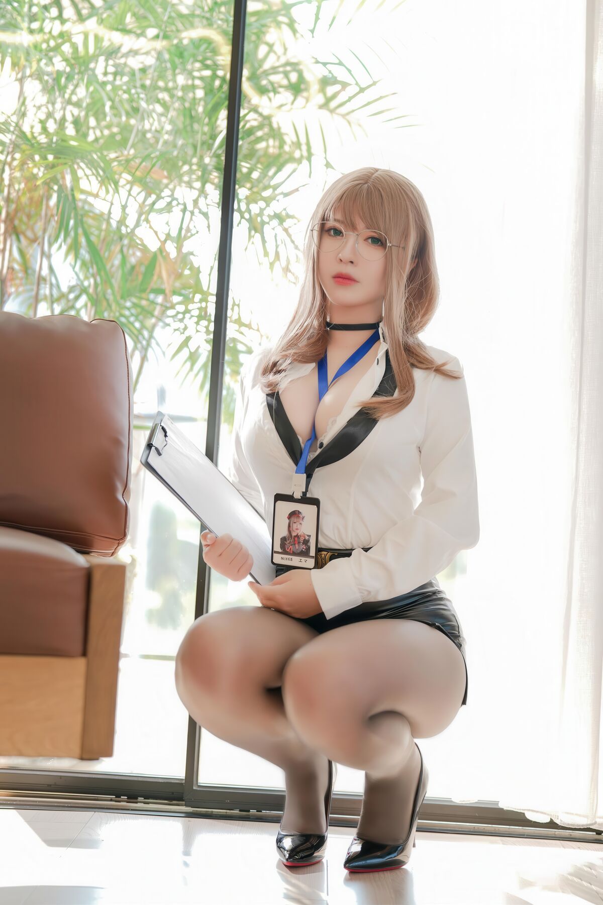 Coser@半半子 - Nikke胜利女神 艾玛秘书