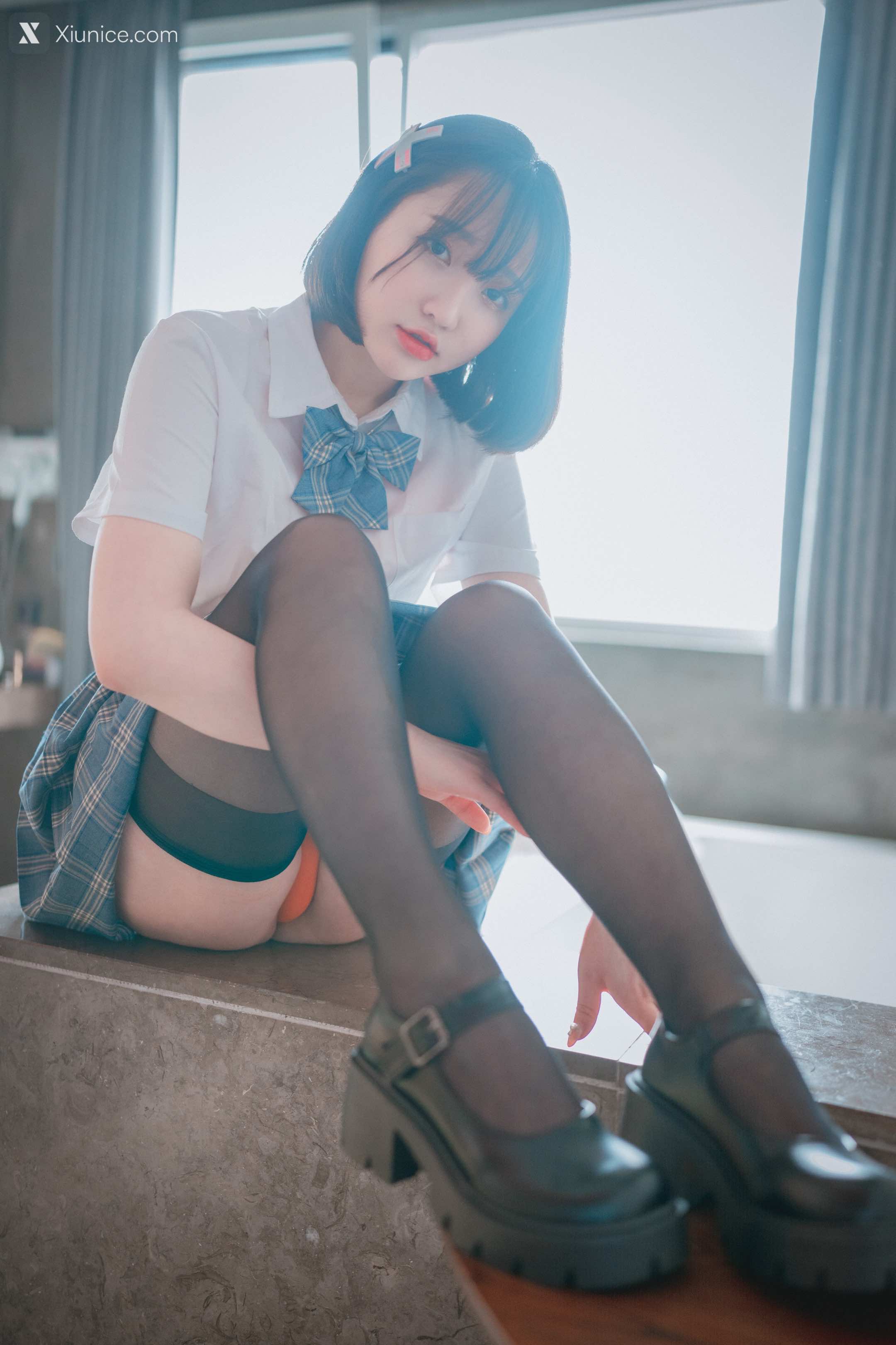 DJAWA Photo – Son Ye-Eun (손예은) – “Swimming Lessons #6” 4K