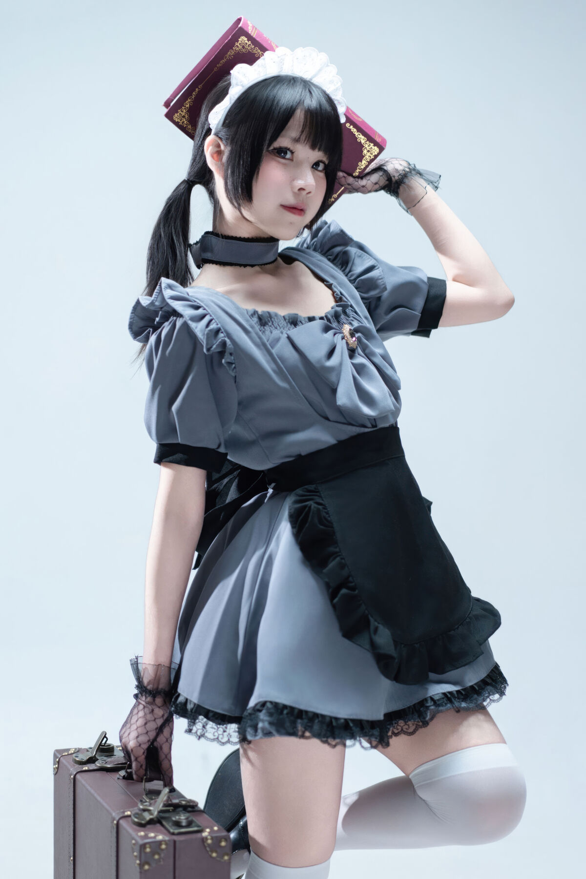 Coser@清水凪 - 手提箱与灰色女仆