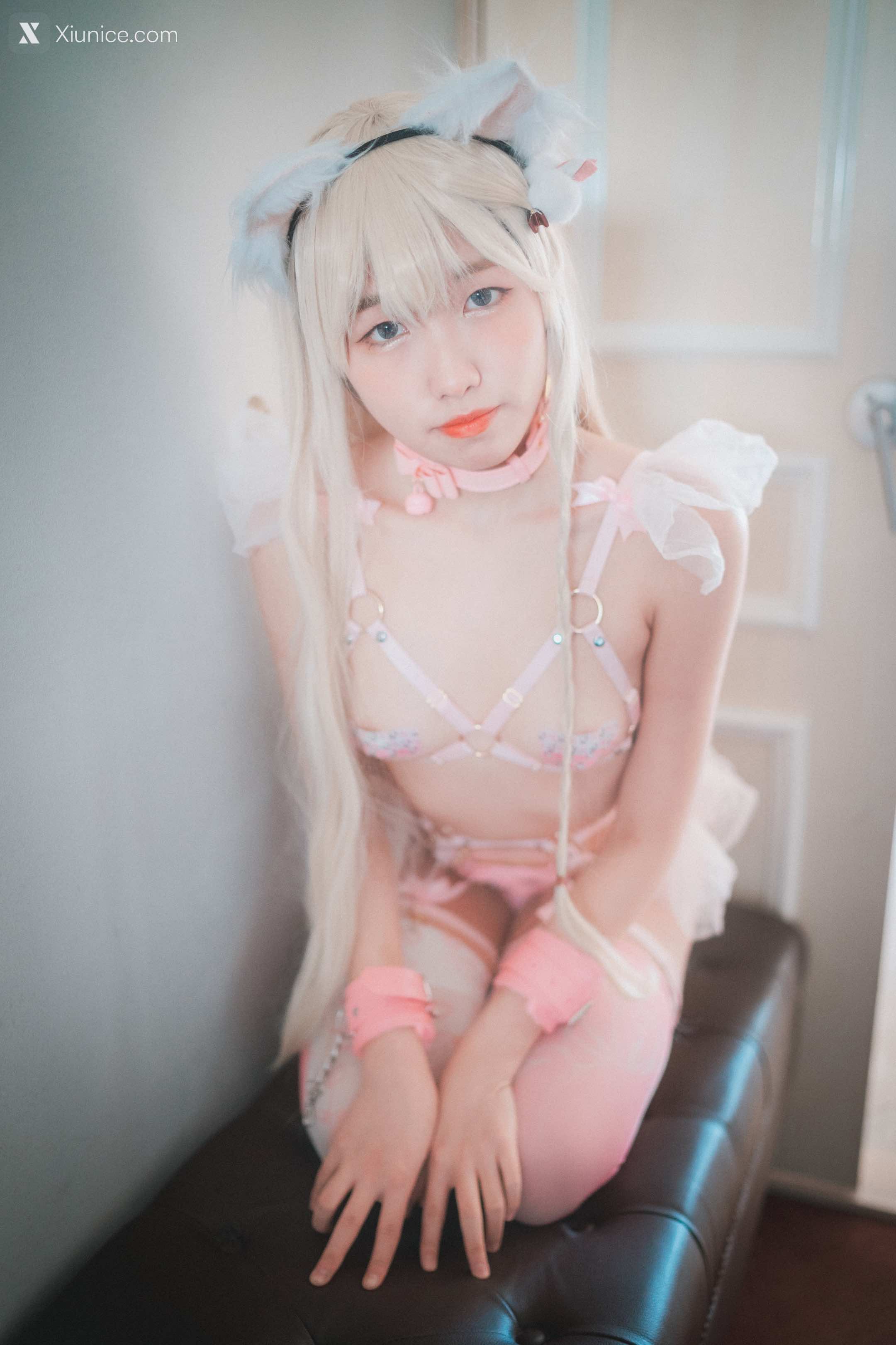 DJAWA Photo – Sonson (손손) – Gata Rosa 4K