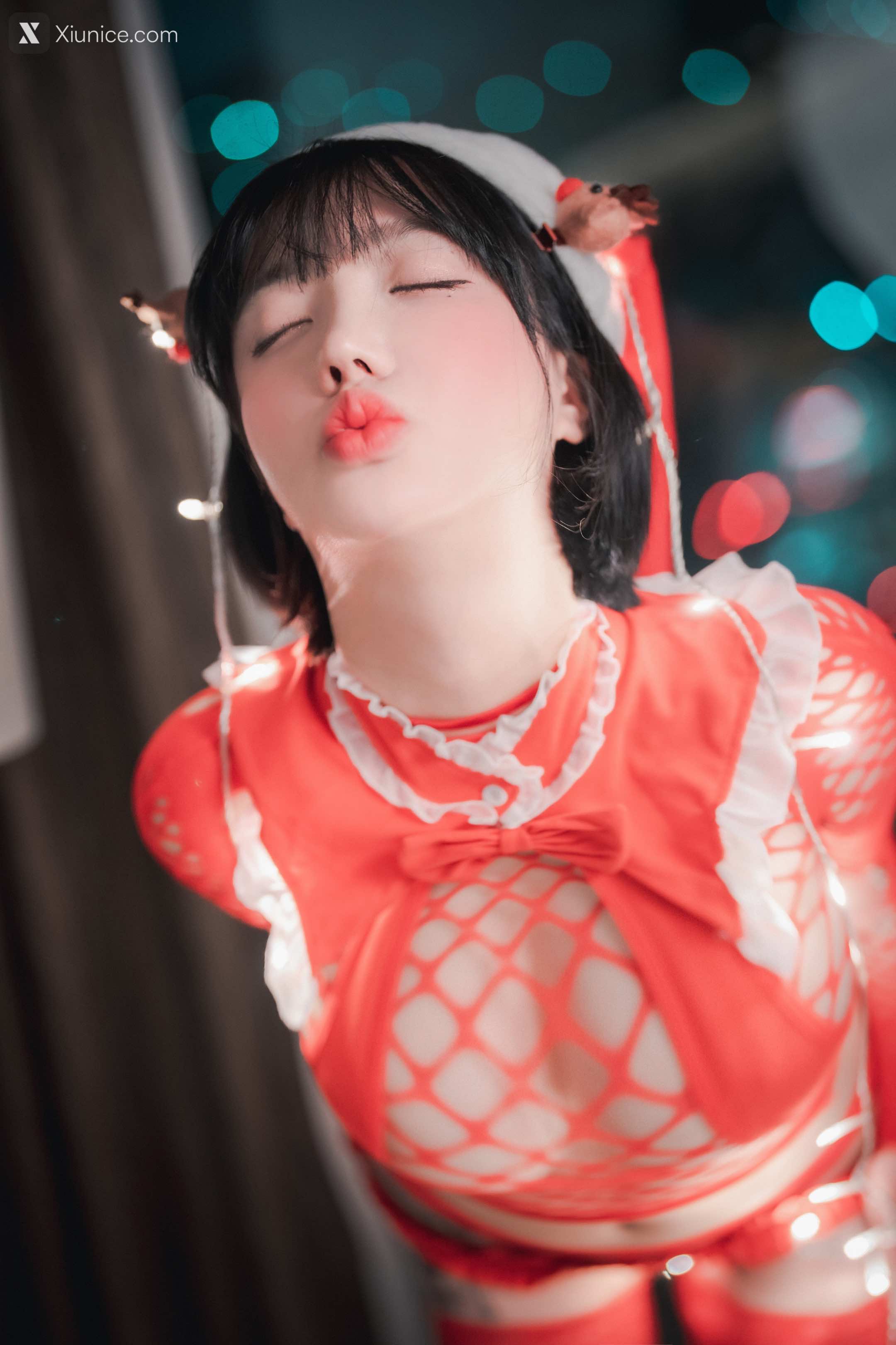 DJAWA Photo – Son Ye-Eun (손예은) – Christmas Special 2021 4K