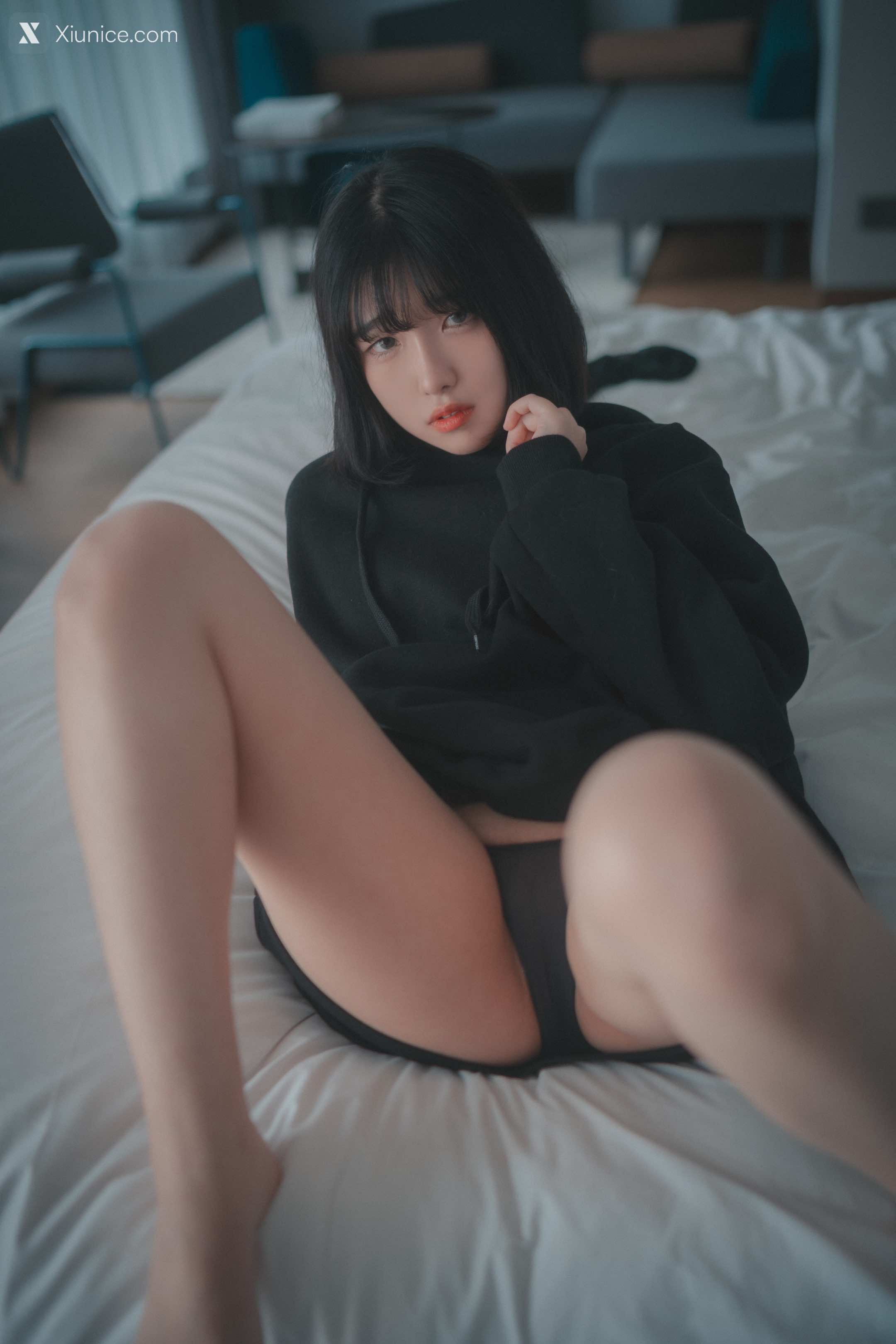 DJAWA Photo – Sonson (손손) – My Little Bunny 4K
