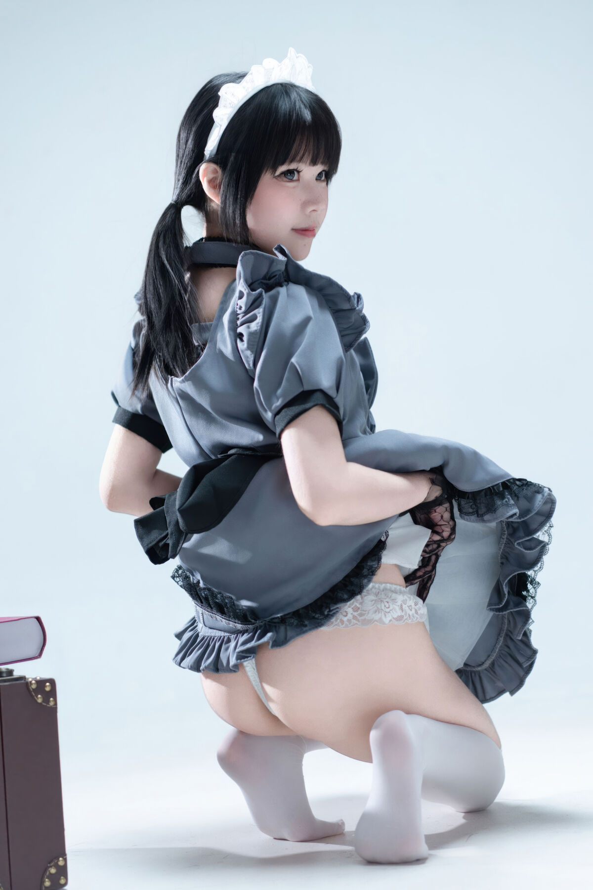 Coser@清水凪 - 手提箱与灰色女仆