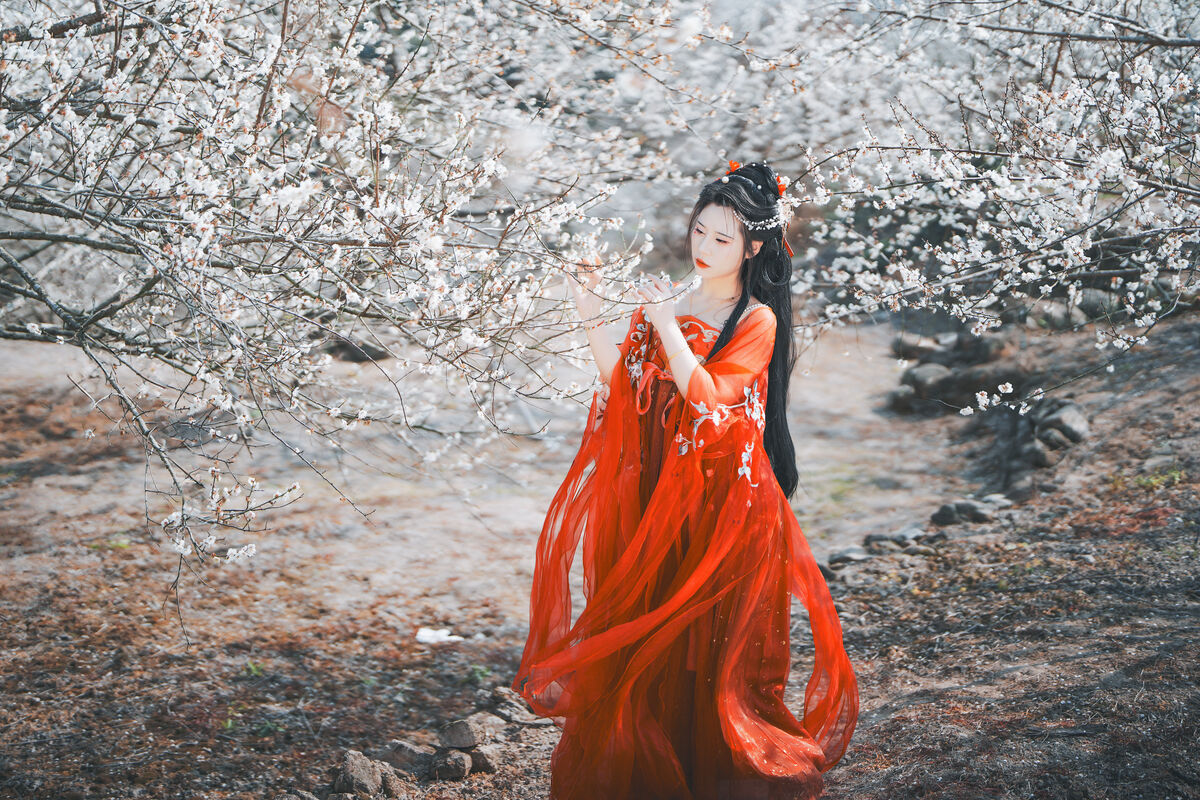 YiTuYu艺图语 Vol.10210 Qian Yue Mei You Yue