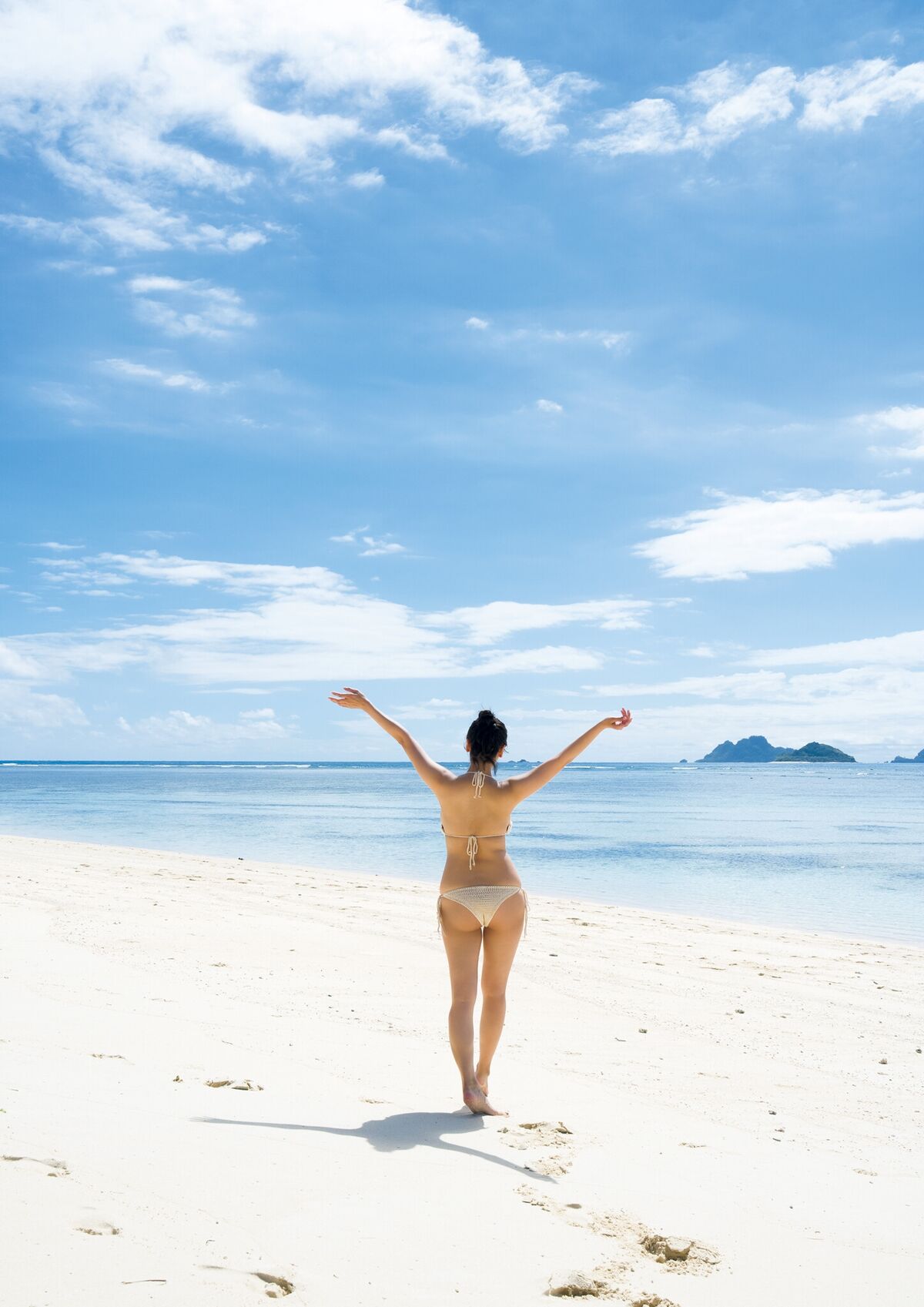 Ina Enohara 榎原依那 - 2nd写真集 I am Ina Part01