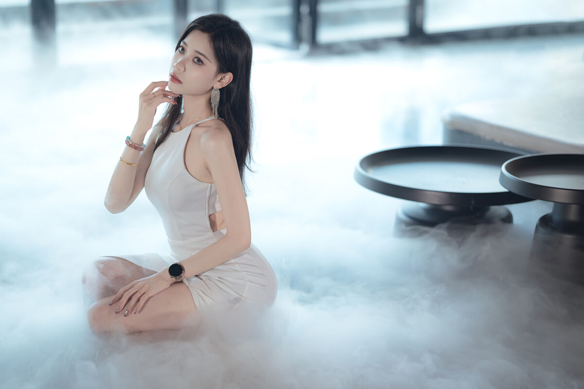 YiTuYu艺图语 Vol.10032 Lu Lu