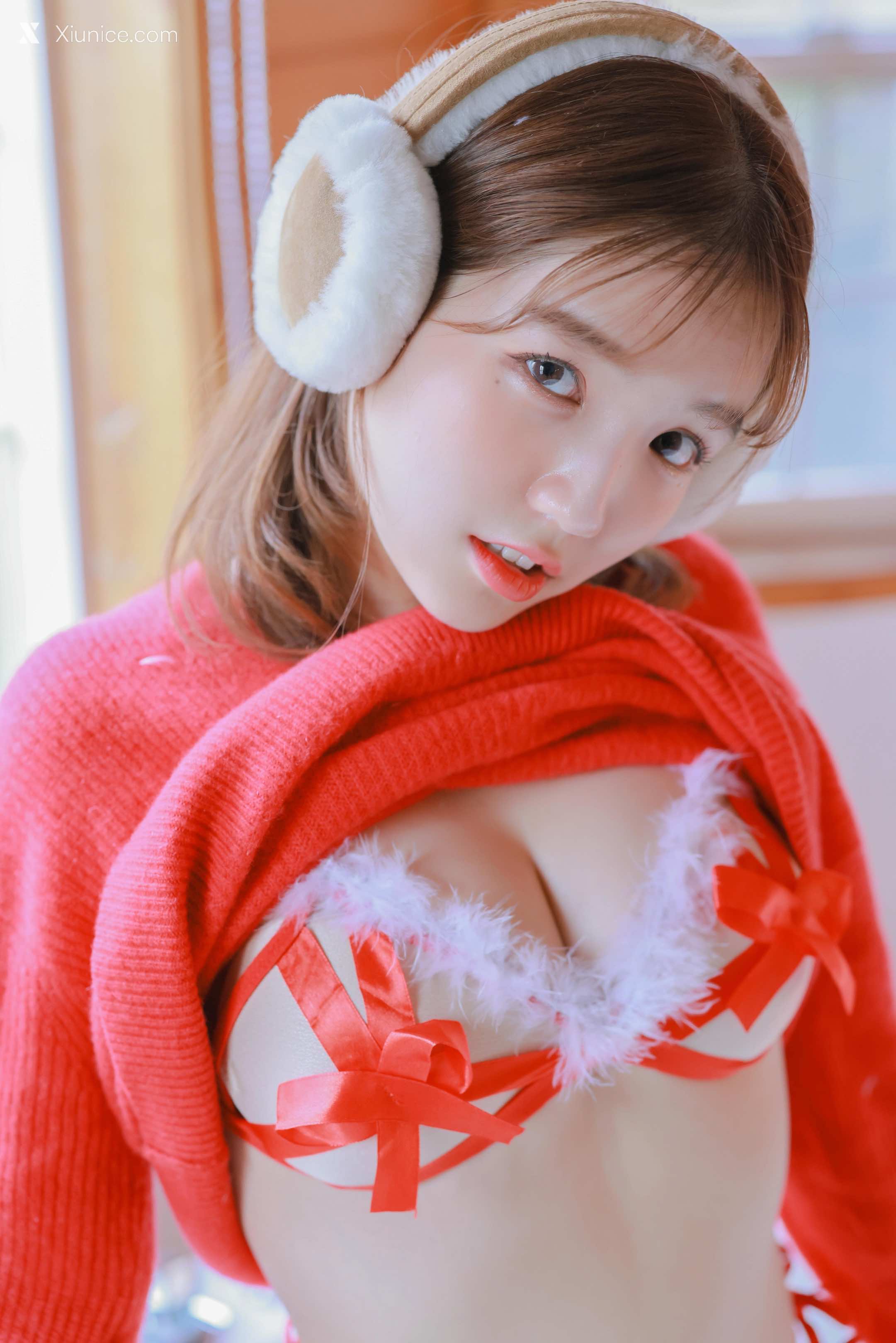 SweetBox – YOONVELY – SWTB Vol.26 – Santa Girl 4K