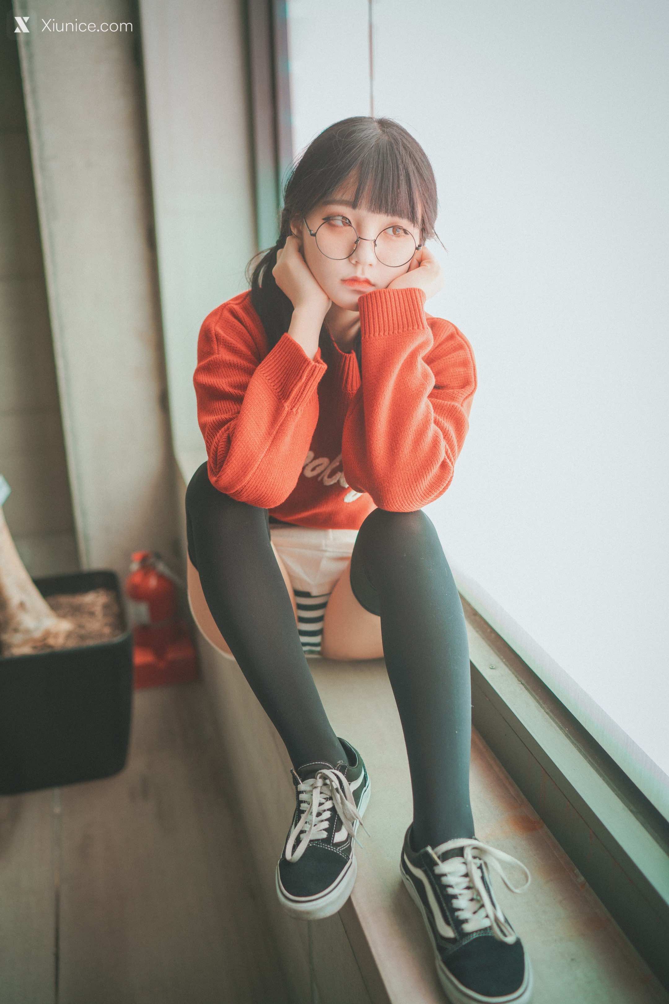 DJAWA Photo – Jeong Jenny (정제니) – Brooklyn Girl 4K