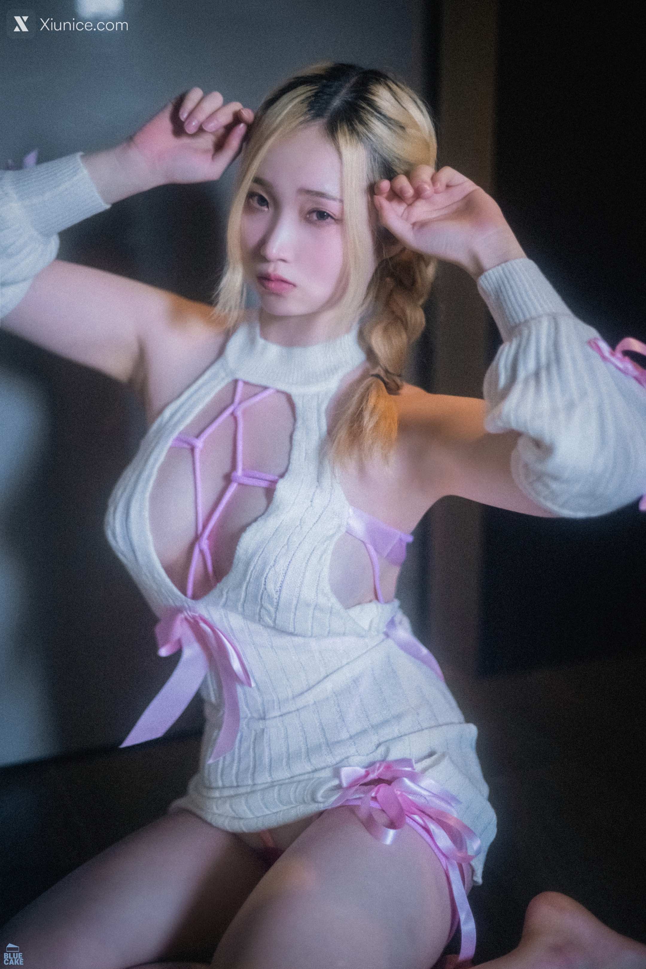 BLUECAKE Bambi (밤비) – Present For U 4K