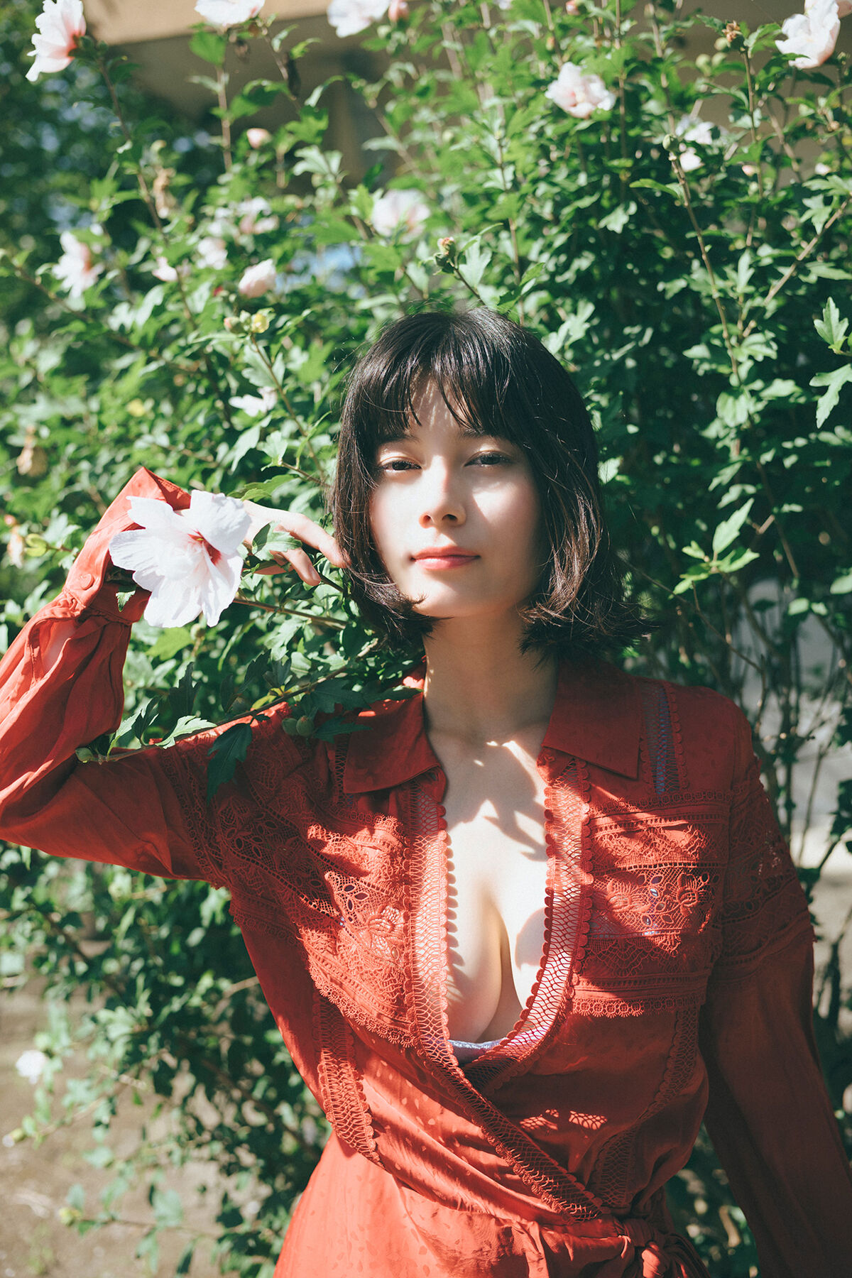 Sakurako Okubo 大久保桜子 - FLASHデジタル写真集 潮騒が聞こえる