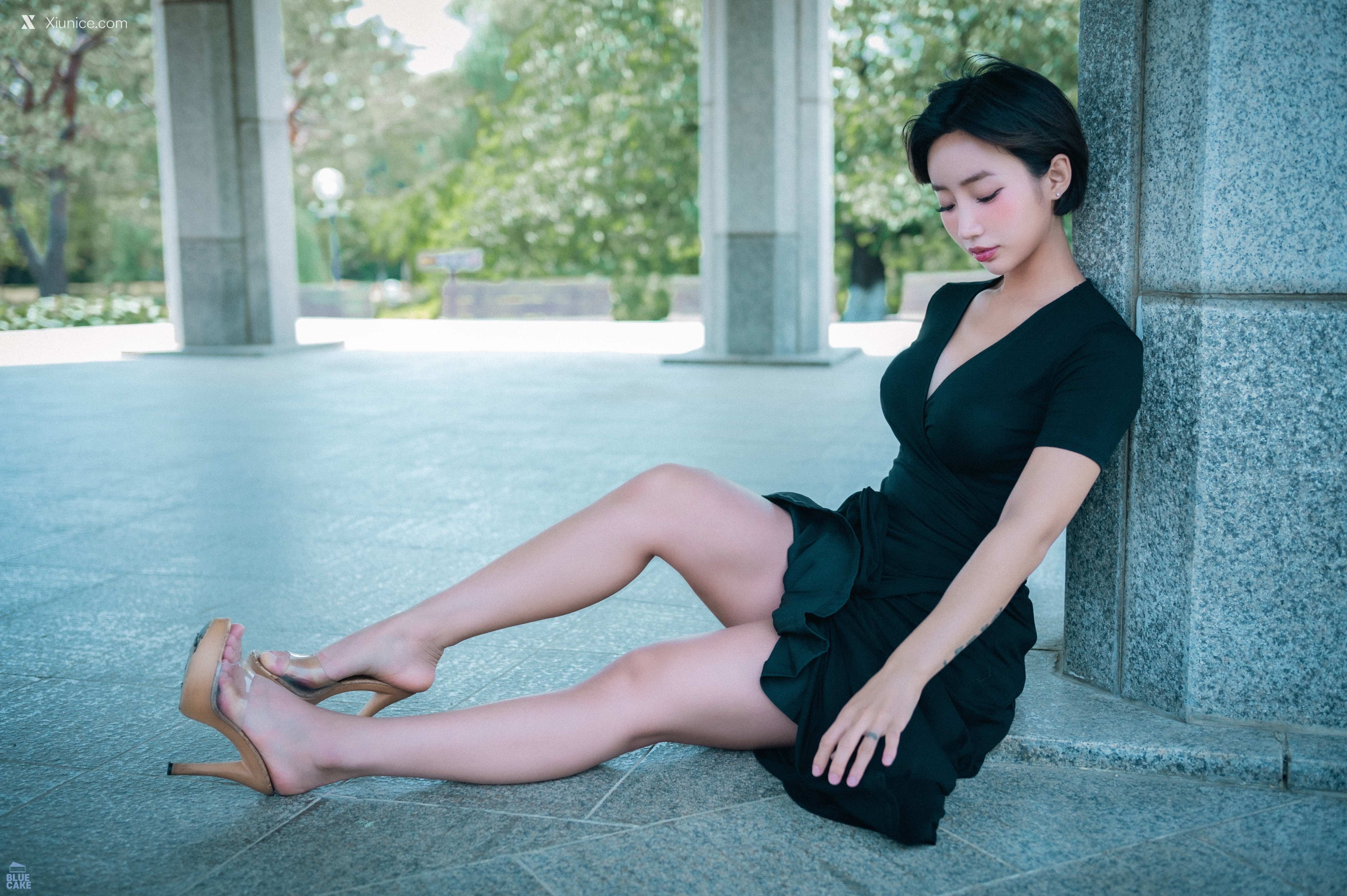 BLUECAKE Booty Queen – Walk in The Park 4K