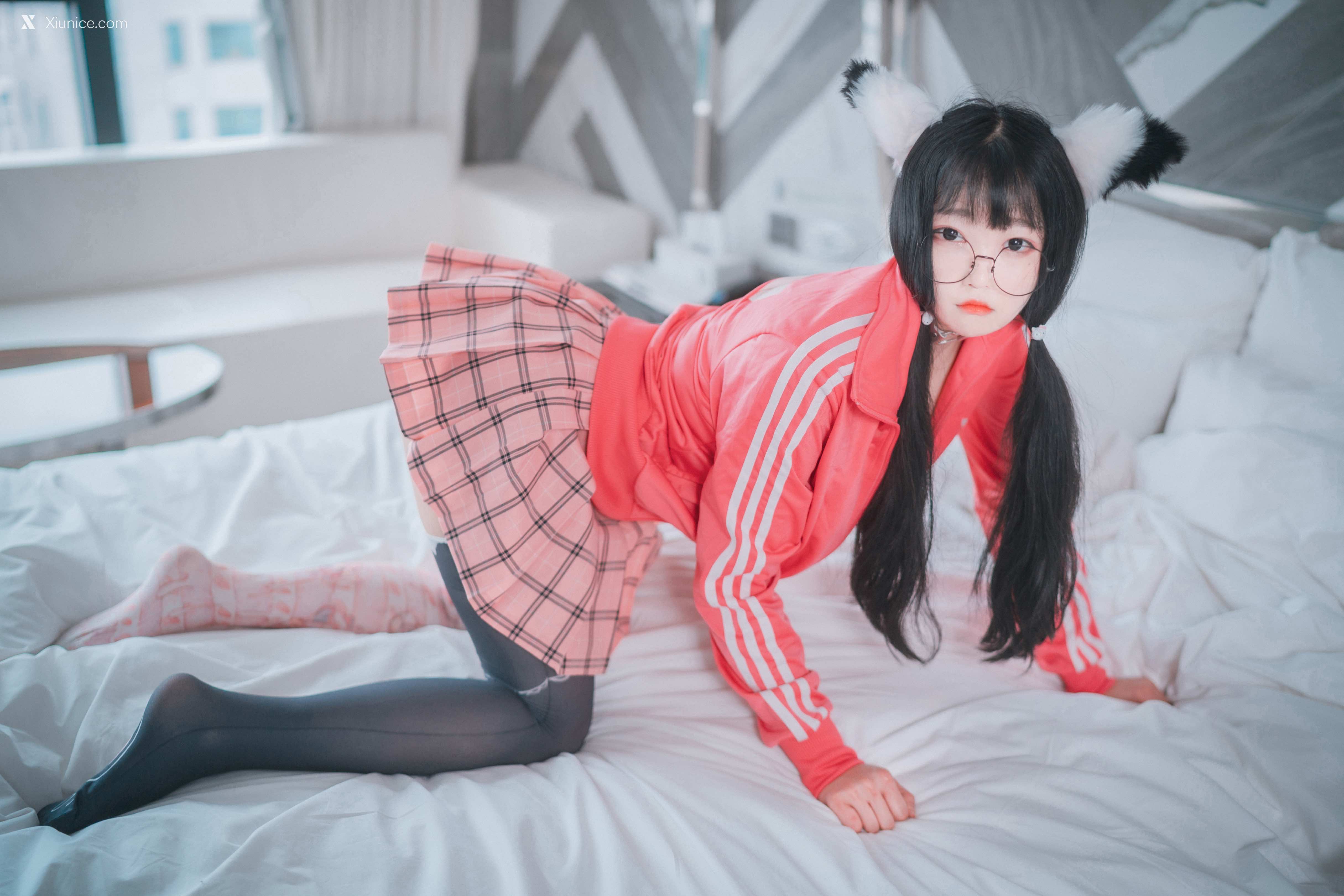 DJAWA Photo – Aram (아람) – “Hot Pink Jersey!” 4K