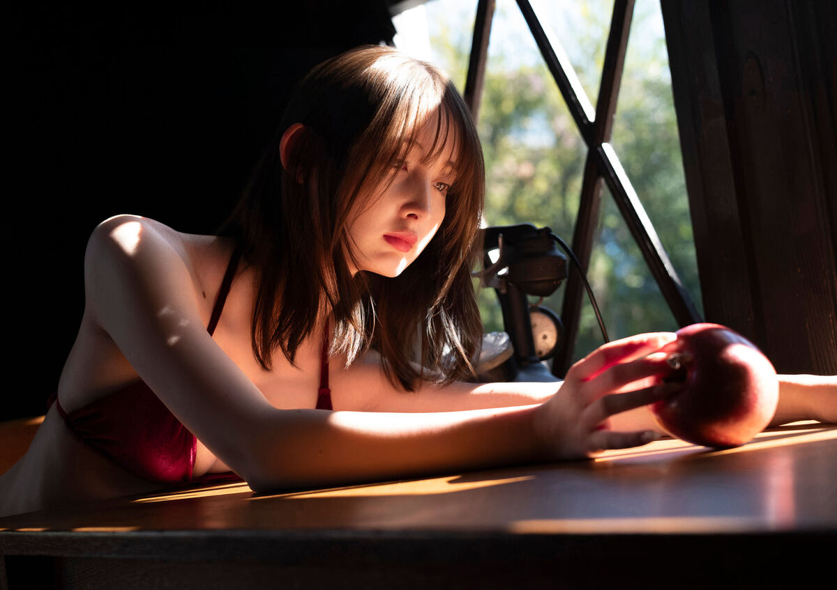 Cecile Nana 菜那セシル - デジタル限定 写真集 きまぐれ天使の悪戯 ワニブックス デジタル写真集