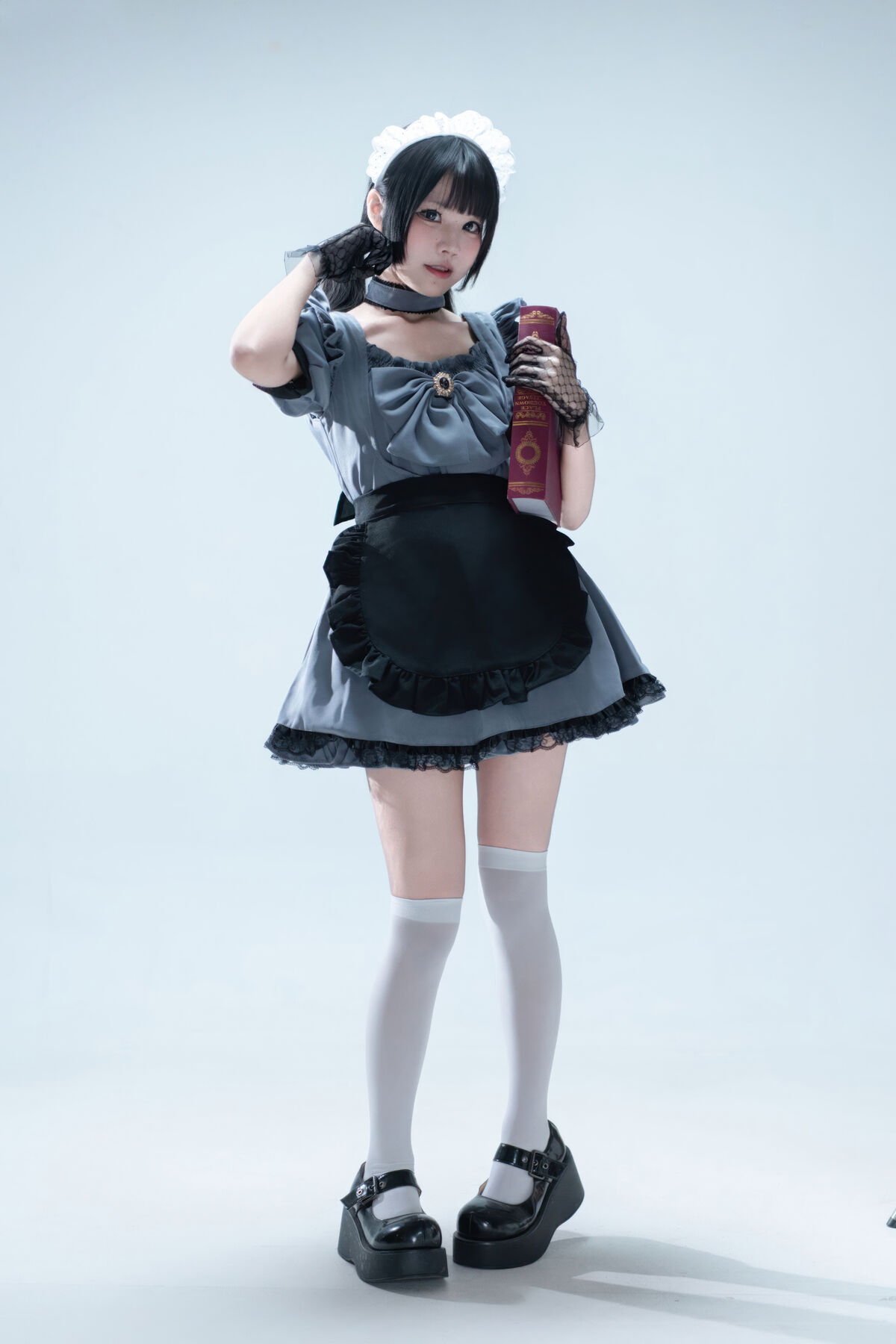 Coser@清水凪 - 手提箱与灰色女仆