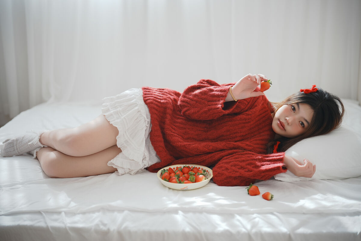 YiTuYu艺图语 Vol.10067 Jing Jing Yi