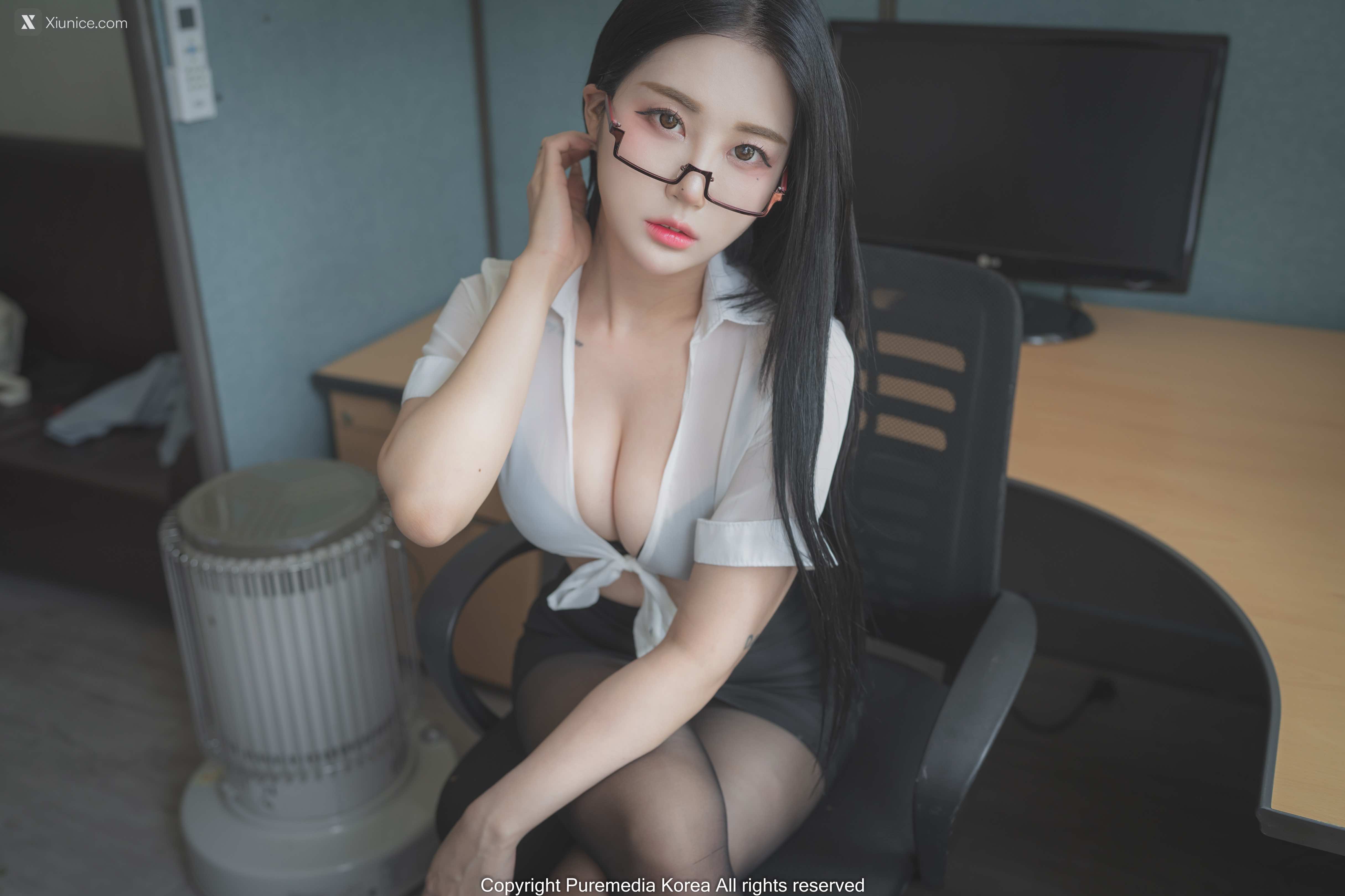 Pure Media Vol.182 Bomi (보미) – Bomistry’s Office 4K
