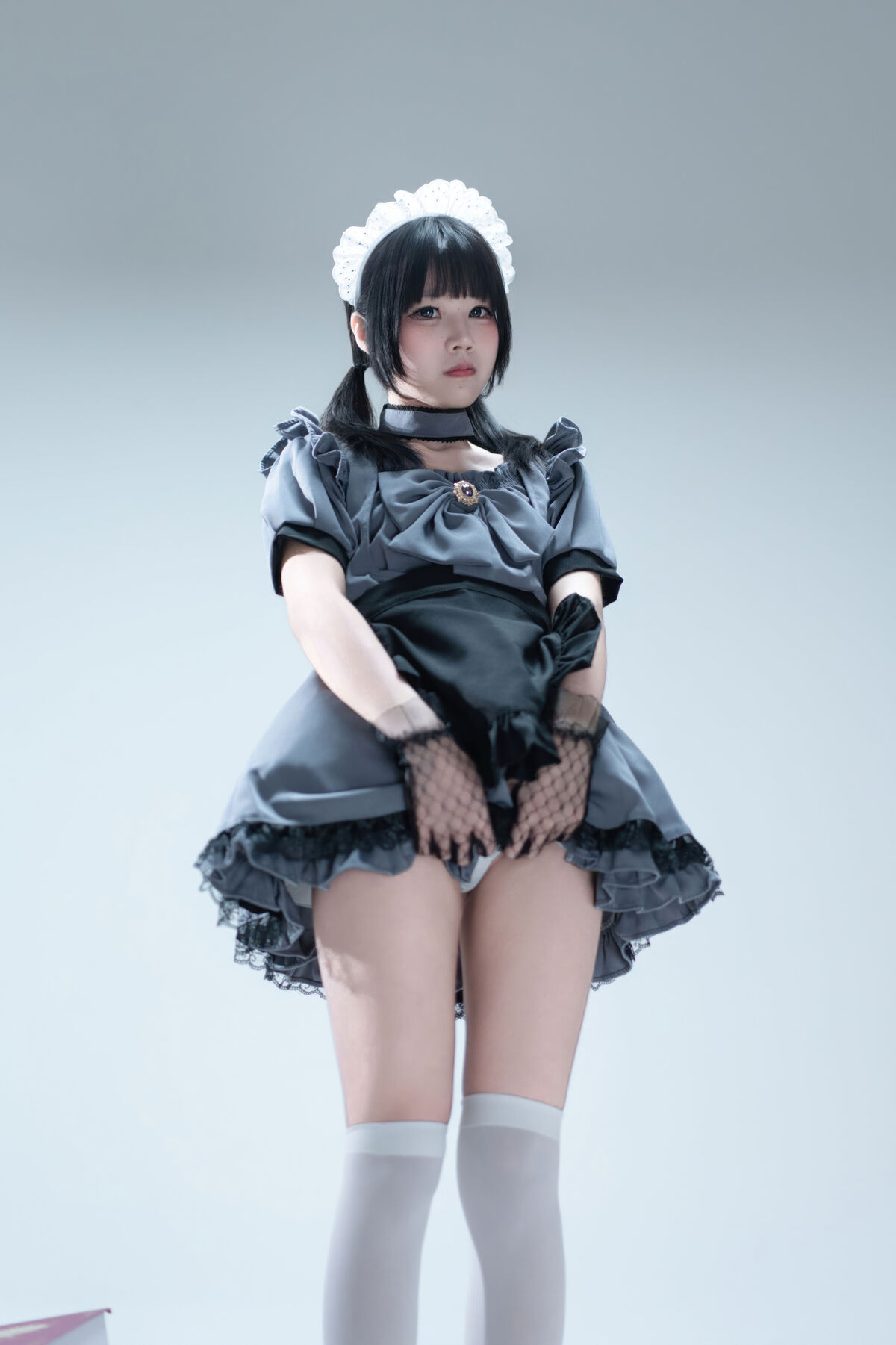 Coser@清水凪 - 手提箱与灰色女仆