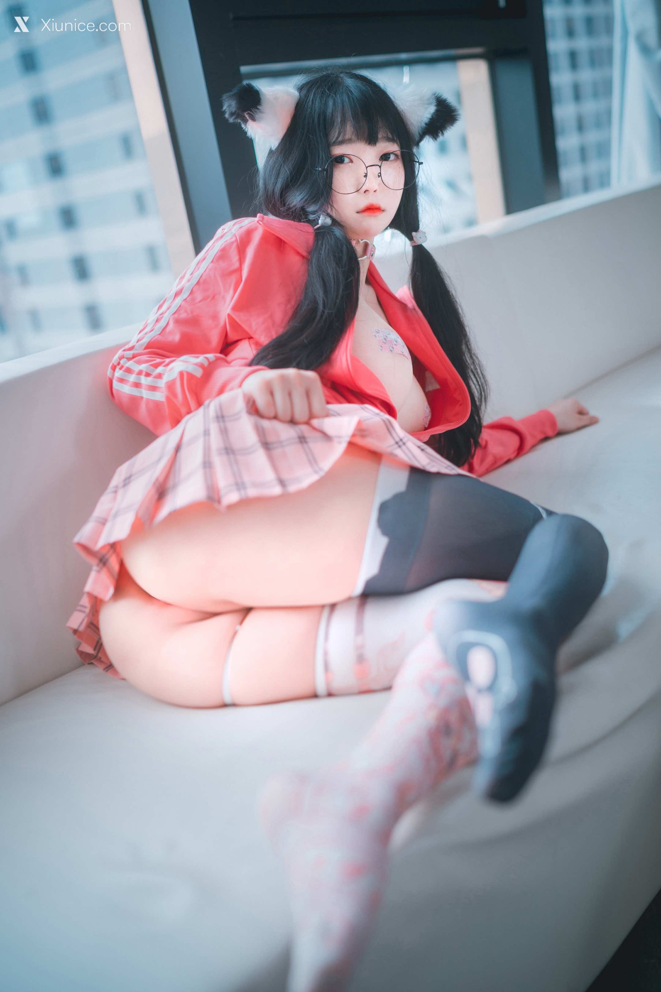 DJAWA Photo – Aram (아람) – “Hot Pink Jersey!” 4K