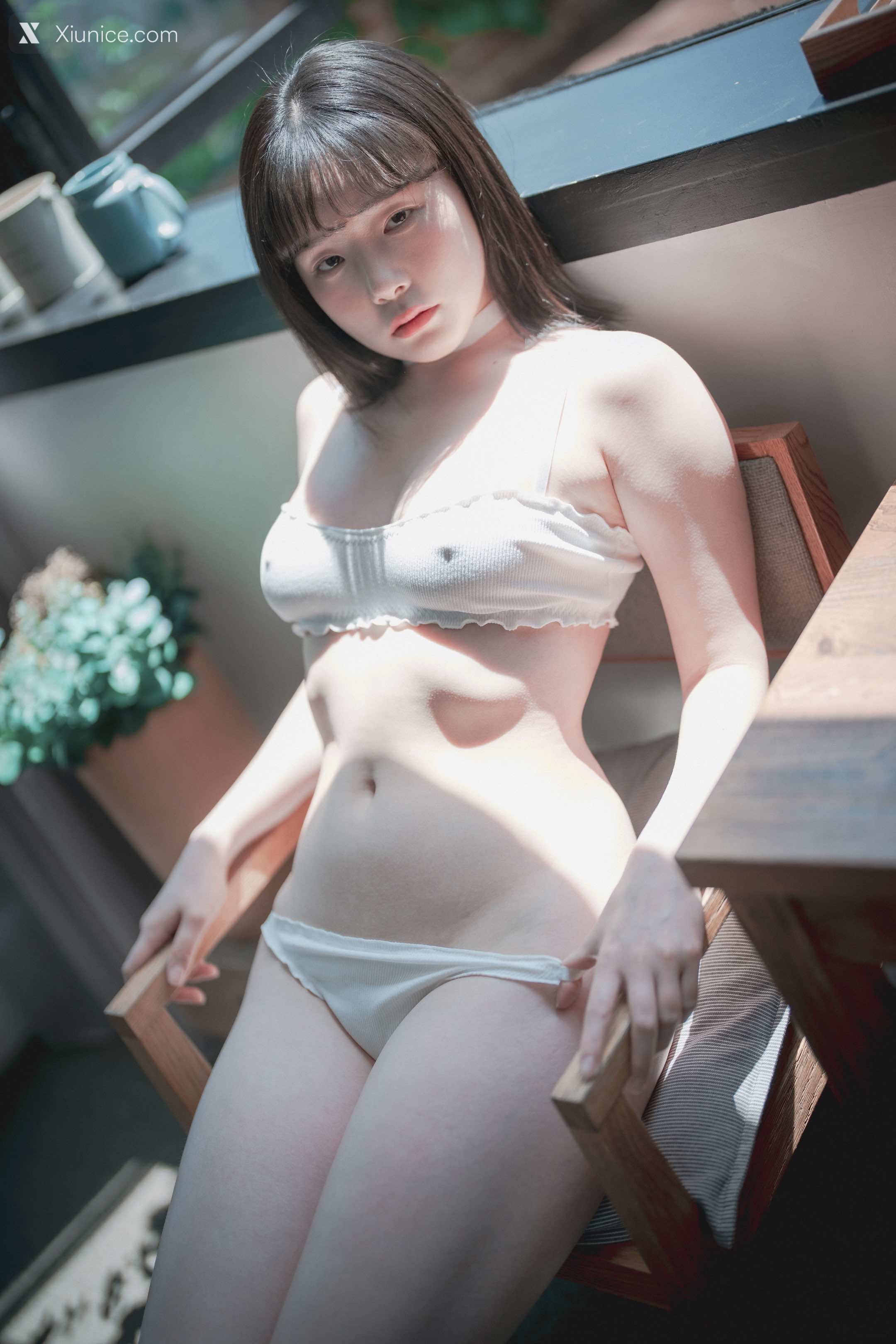 DJAWA Photo – Pia (피아) – Cozy White 4K