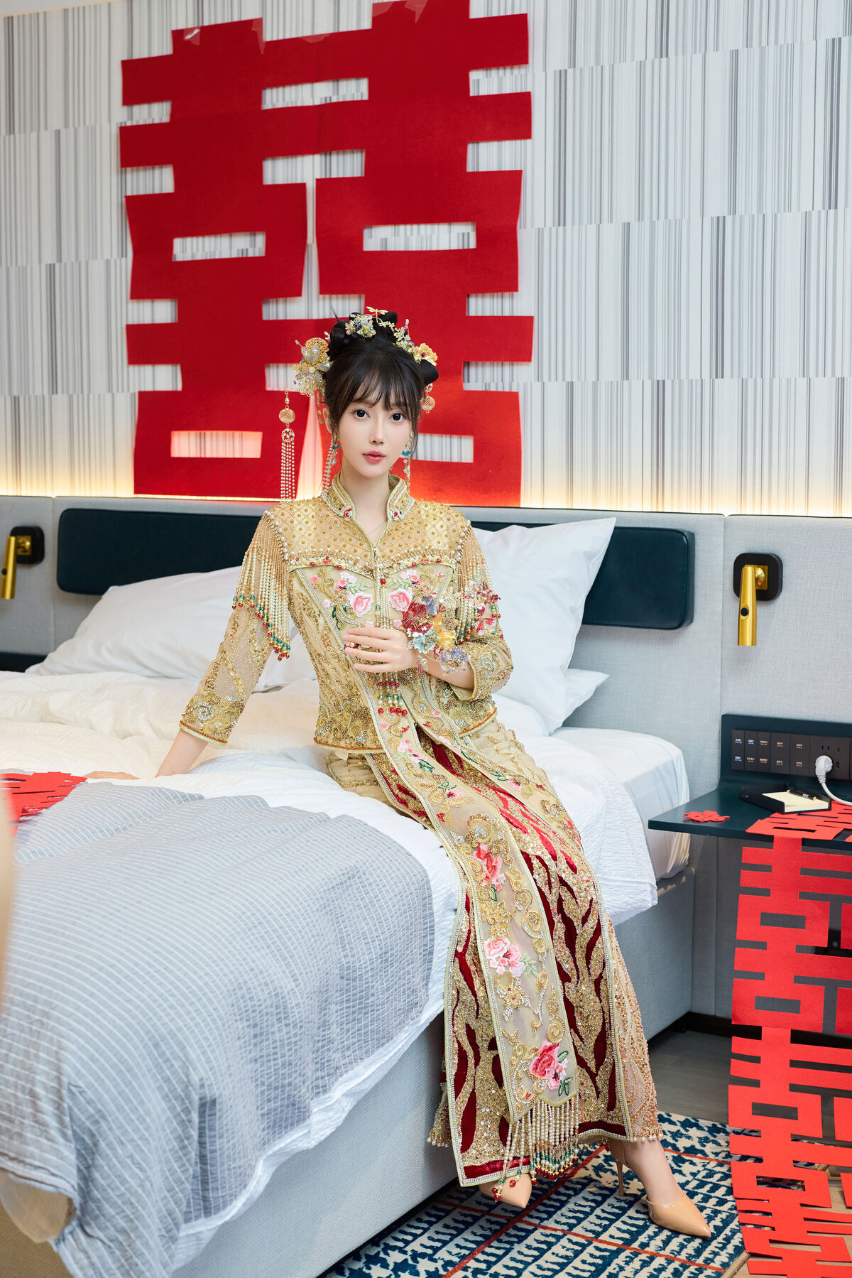 内购无水印 Yue Er Yue Er 玥儿玥er - 秀人网模特 性感秀禾服