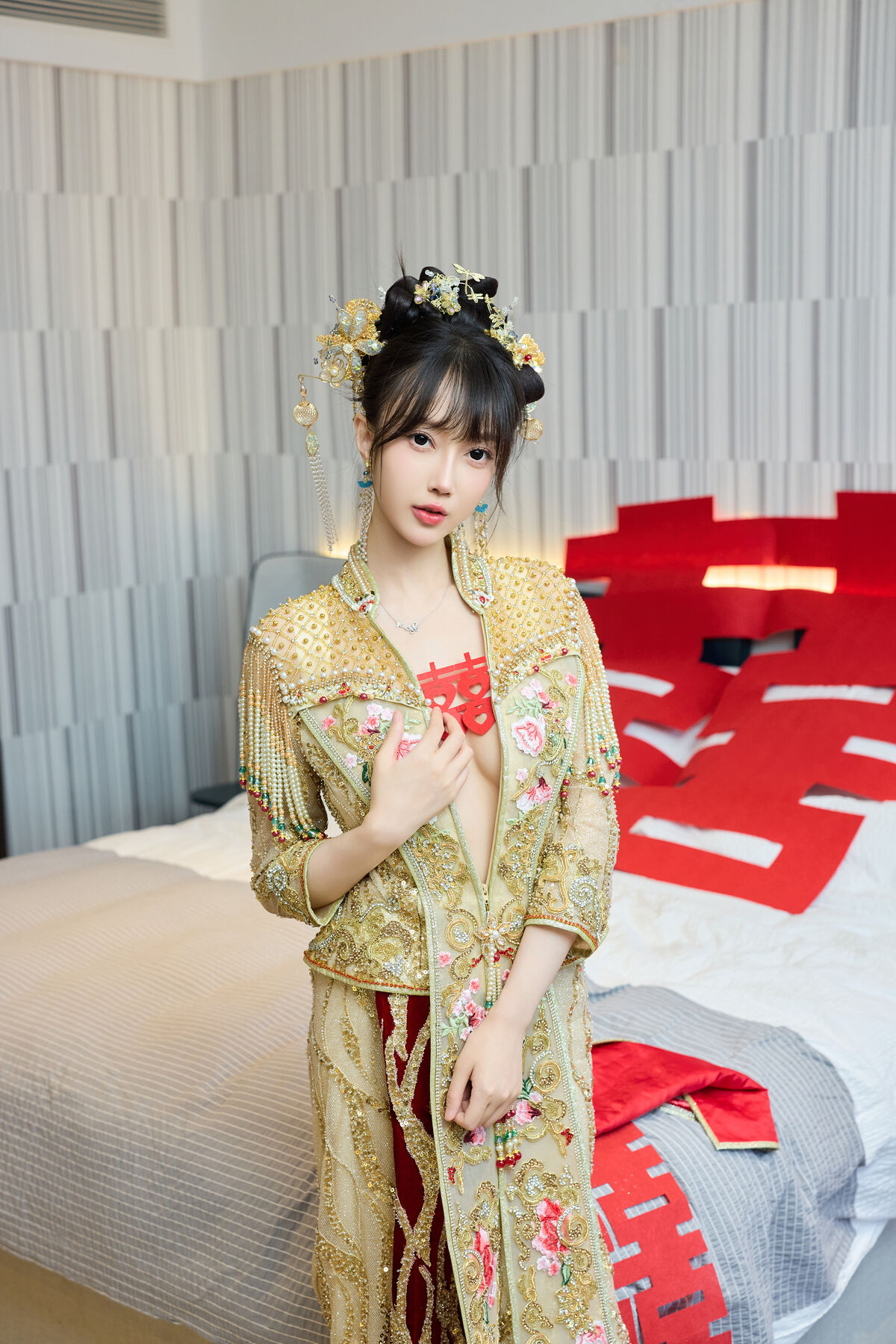 内购无水印 Yue Er Yue Er 玥儿玥er - 秀人网模特 性感秀禾服