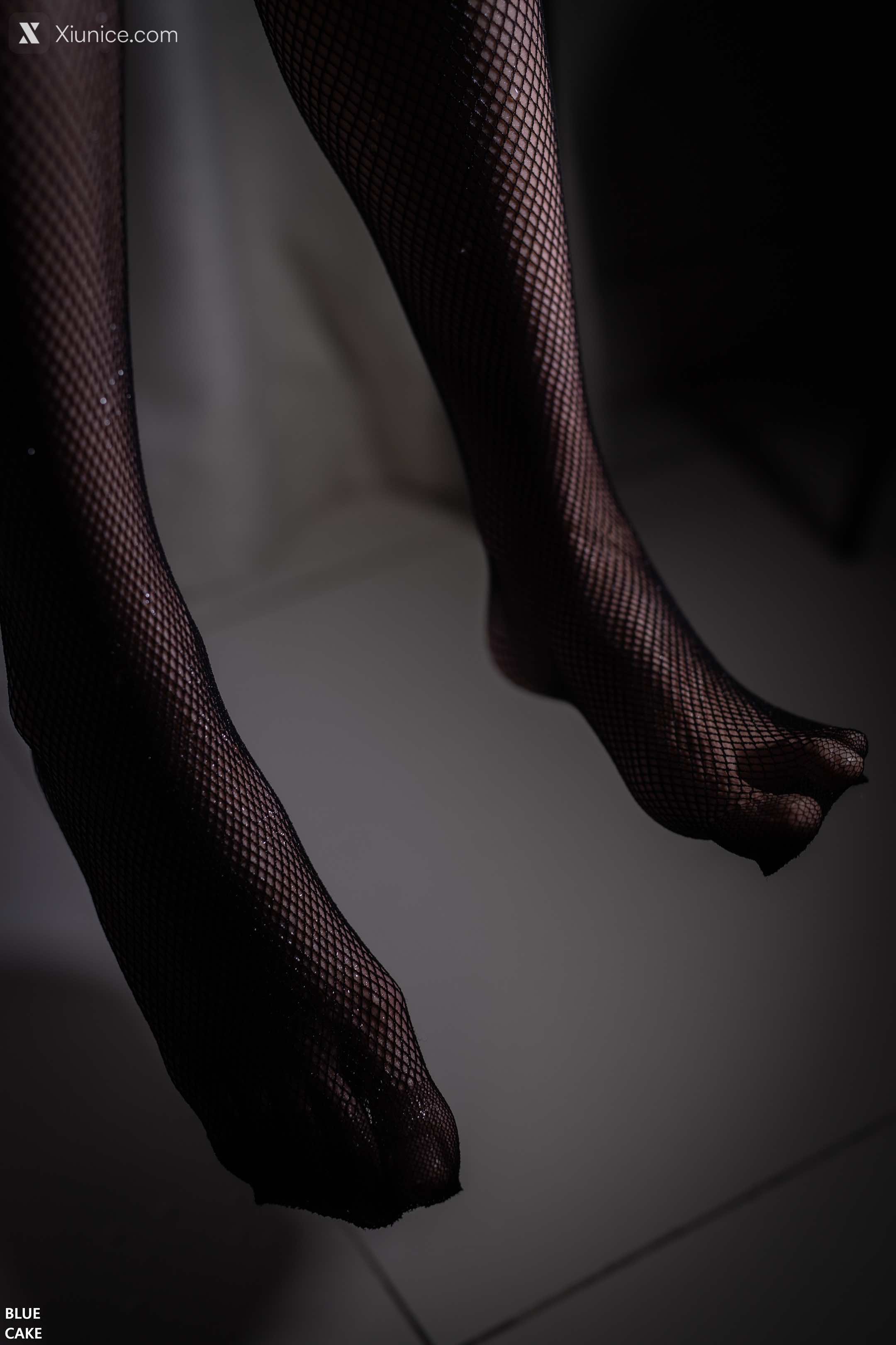 BLUECAKE Ahrin – White Black Bunny – BlueCake 4K