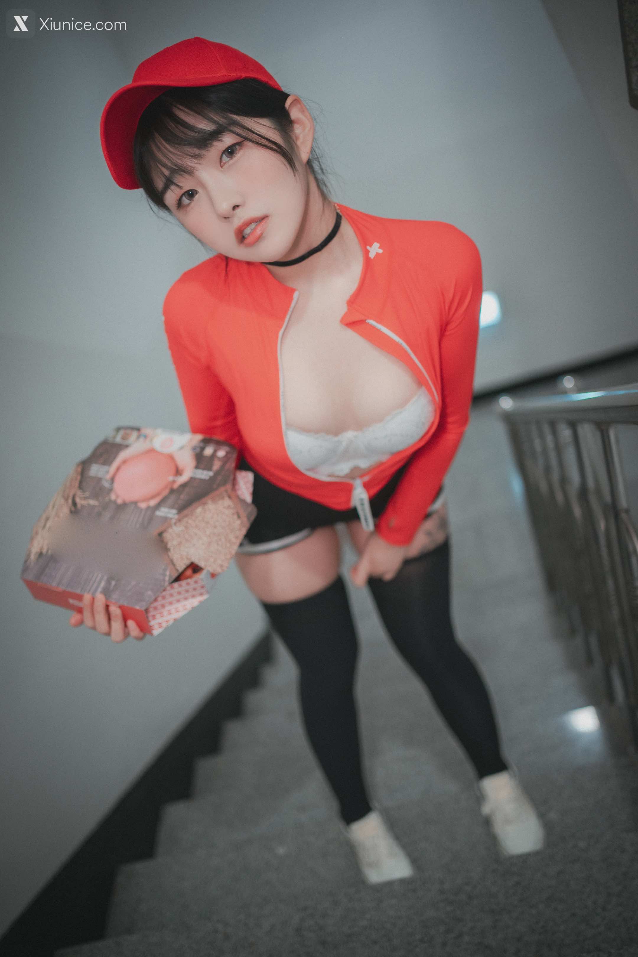 DJAWA Photo – Sonson (손손) – Pizza Girl 4K