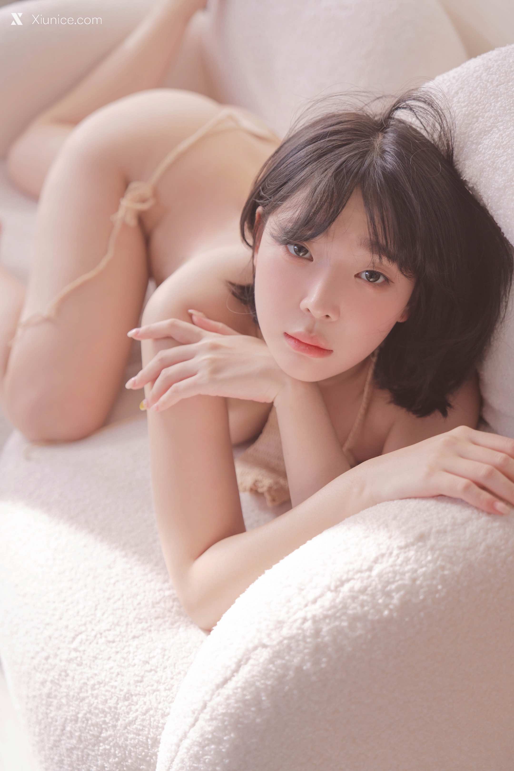 Kang In-kyung (강인경) – Girlfriend