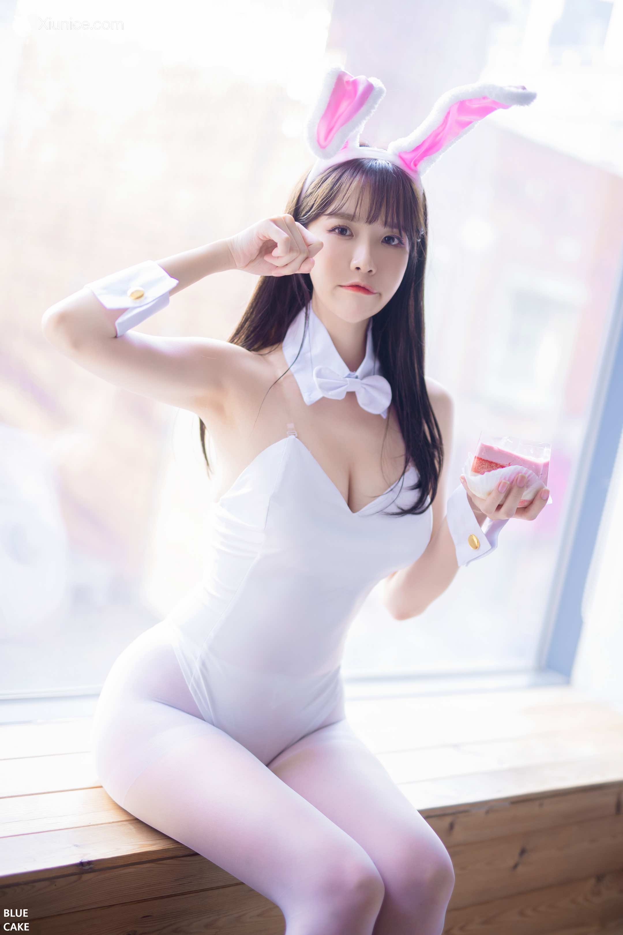 BLUECAKE Ahrin – White Black Bunny – BlueCake 4K