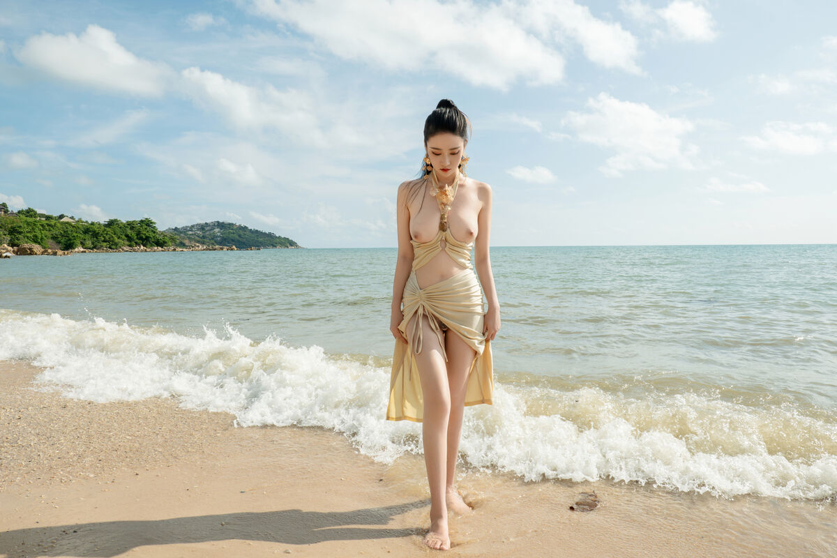 Coser@年年Nnian - 海边维纳斯