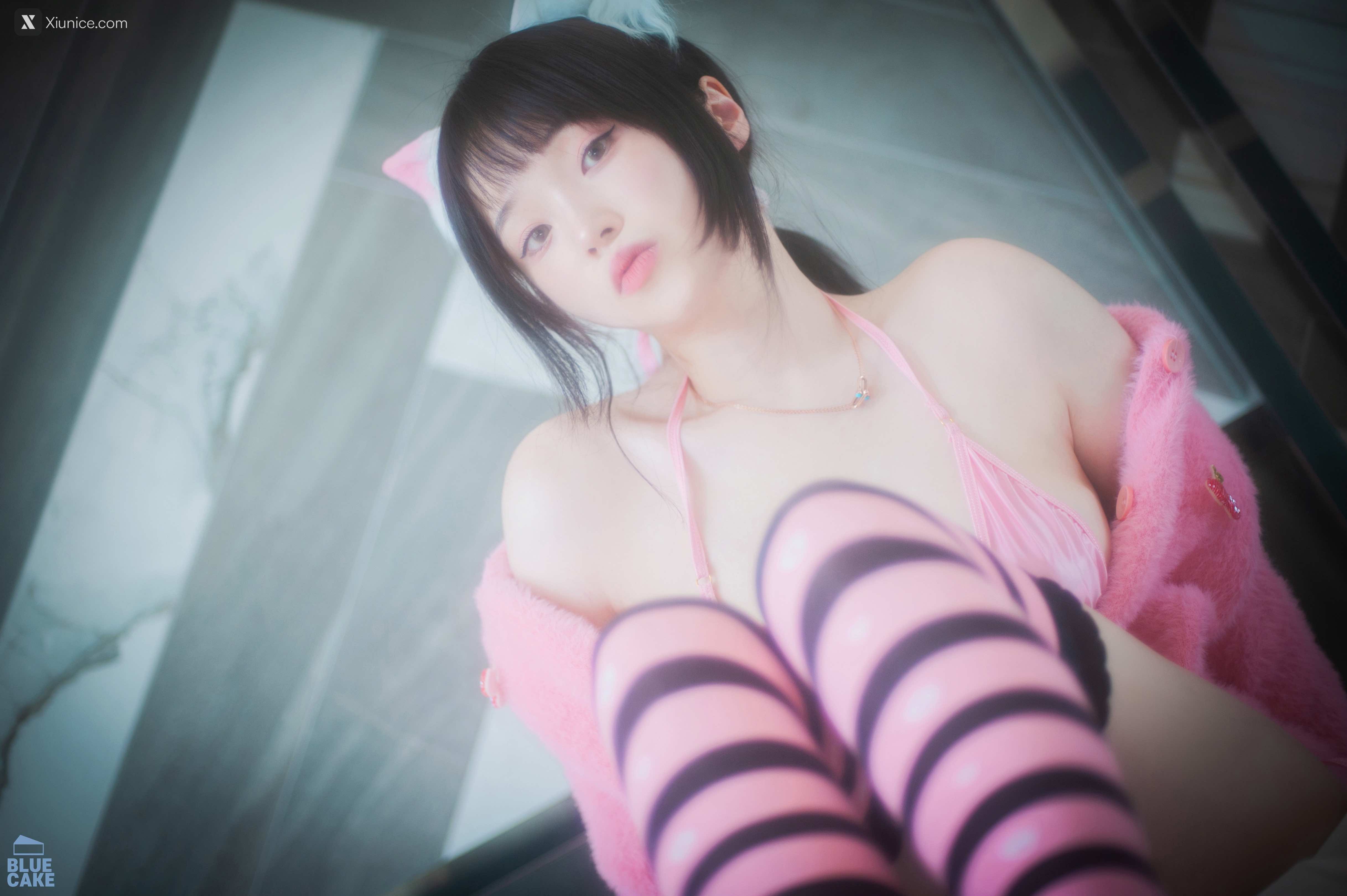 BLUECAKE Bambi (밤비) – Naughty Cats Pink & Mint RED 4K